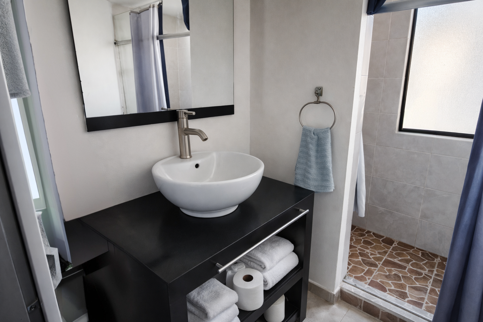 ¡Excelente departamento en Venta!
Nueva York 120, Nápoles, BJ. 03810, CDMX.
Trato Directo.
Precio de VENTA $8,275,000

Descripción:
Departamento en condominio en 4° piso.
Exterior.
Superficie de 146.28 m².
Sala / estancia.
Comedor.
Cocina integral.
Área de lavado.
3 recámaras con clósets.
2 baños completos.
Walking Clóset.
Estacionamiento para 2 autos.
Portón eléctrico.
Antigüedad 45 años.
Gas LP.
Cuarto de servicio con baño completo 
2 Elevadores.
Vigilancia.