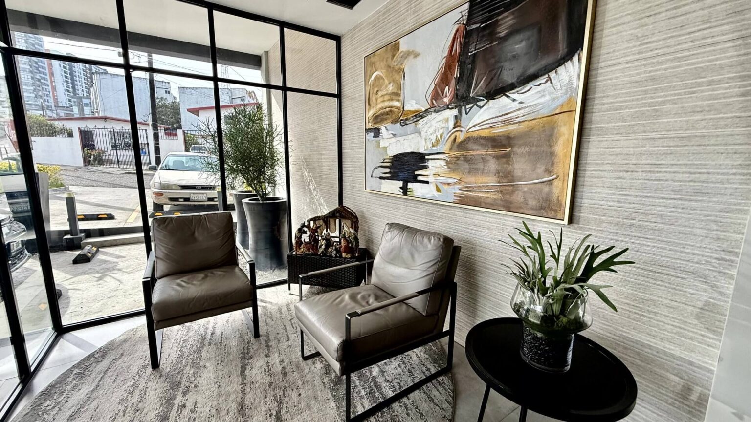 Departamento en Renta en Juárez Residencial

Vive en uno de los desarrollos más exclusivos de Tijuana, Juárez Residencial, un proyecto con solo 30 departamentos distribuidos en 11 niveles, que combina comodidad, diseño y ubicación privilegiada en una de las colonias más tradicionales de la ciudad.

Características del departamento:

•	3 Recámaras.
•	2 Baños completos.
•	2 Cajones de estacionamiento.
•	Área de bodega para almacenamiento adicional.

Renta USD $1,850 dlls por mes