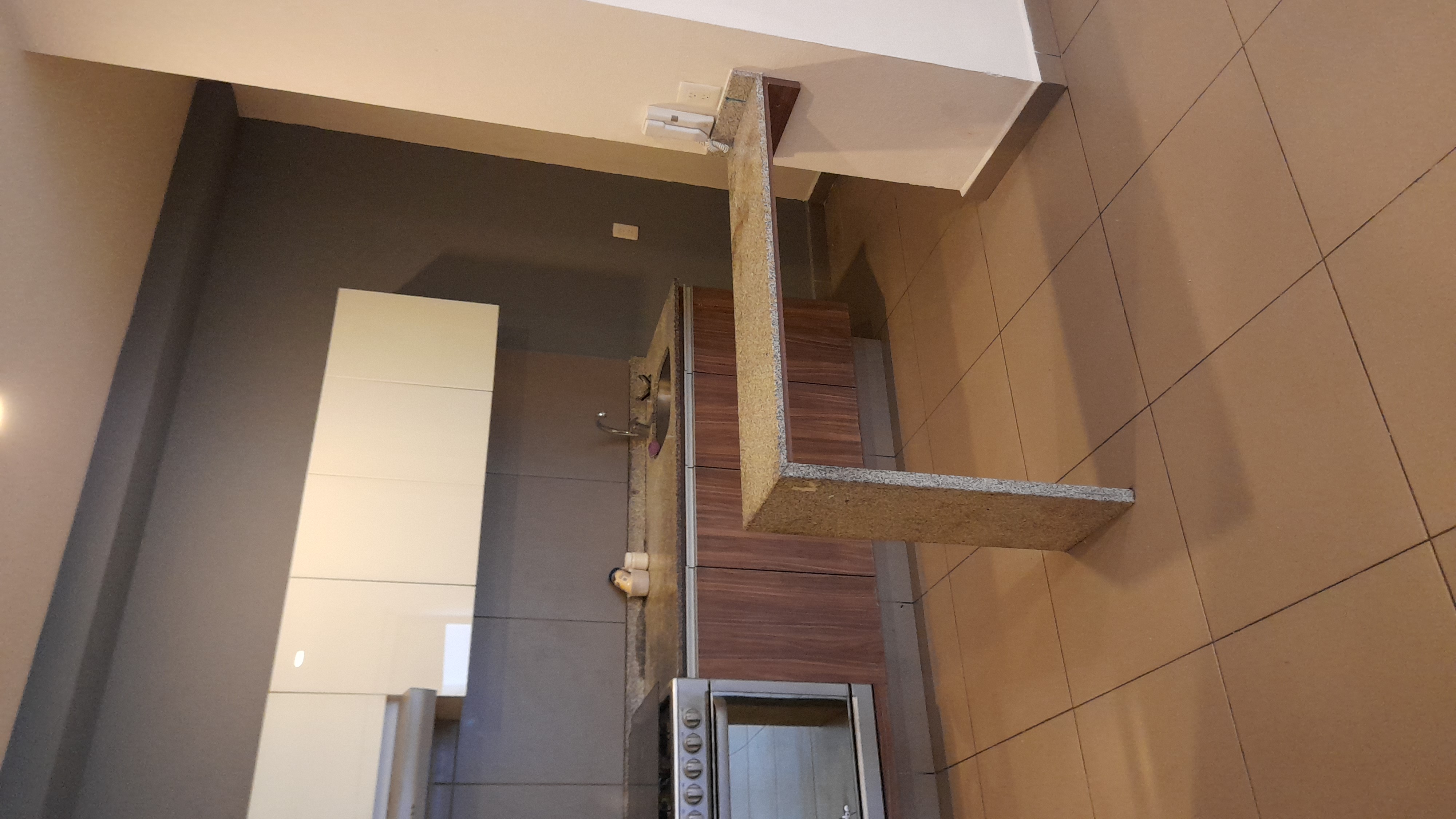 Excelente ubicación,.metro Ermita a 2 calles, 2 amplias recamaras, 2 baños completos, sala, cocina, comedor, patio de servicio, PB, citas 24 hrs de antelación, fiador, comprobante de ingresos, mínimo contrato de 1 año.