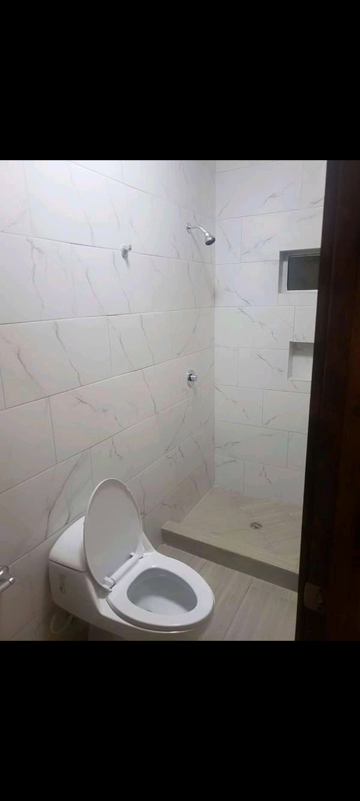 Se renta departamento en área médica UANL Facultad medicina/Hospital Universitario) cuenta con estacionamiento, servicios básicos e internet.
Se ubica muy cerca de la estación del metro hospital y tiene fácil acceso a avenidas principales.
5000 x mes + depósito