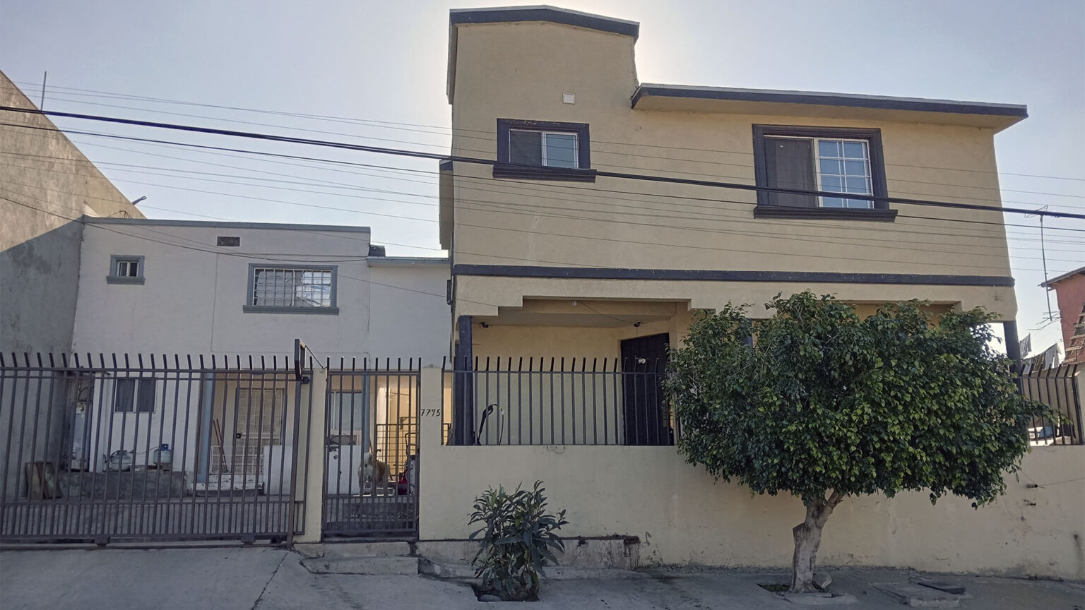Casas en Venta en Colonia Obrera

Propiedad en venta con dos casas con una ubicación privilegiada, a una cuadra de Calimax del Rubí y el Libramiento Sur, con acceso rápido a principales vialidades.

Venta USD $360,000 dlls
