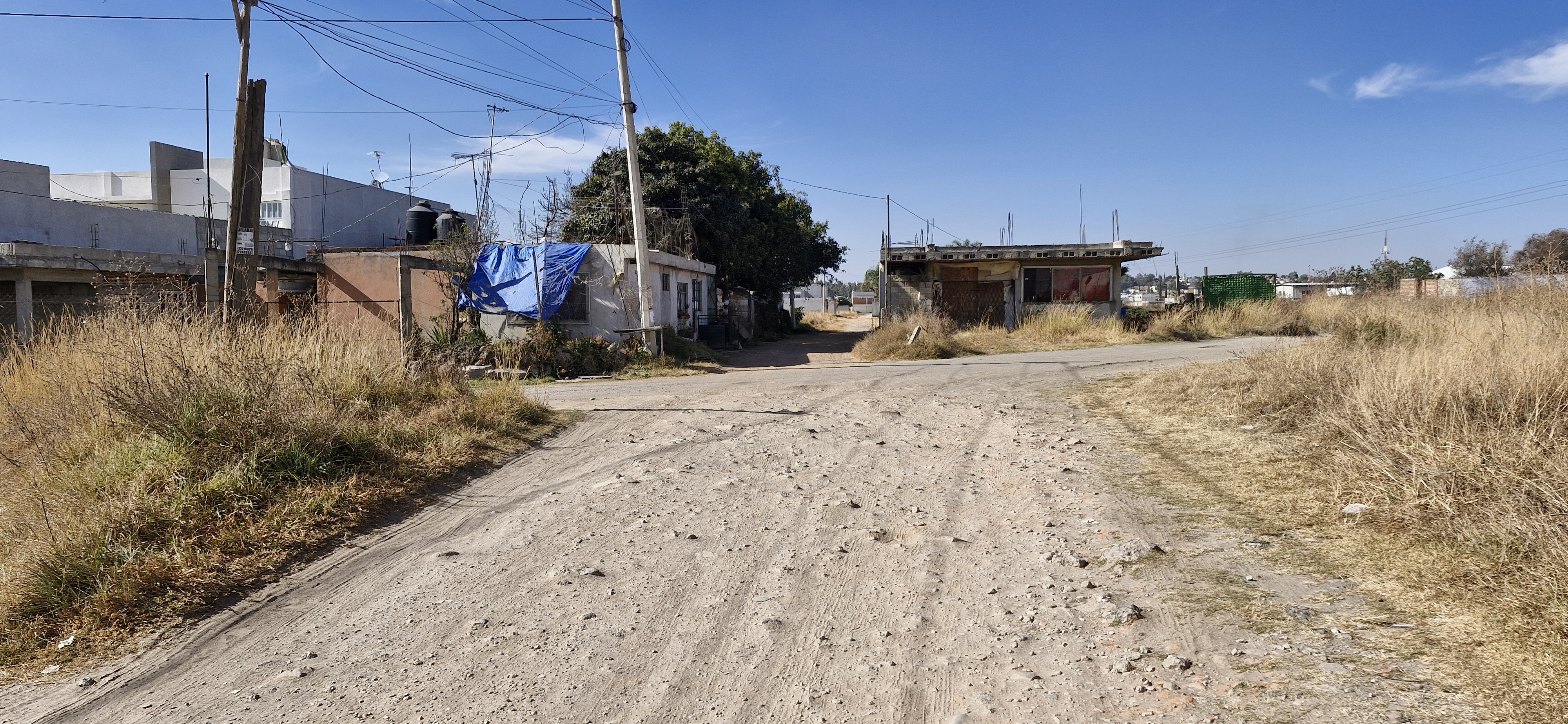 Vendo terreno de 152 m2
En colonia Agrícola Ignacio Zaragoza zona Covadonga a 50 metros de la Federal Puebla- Tlaxcala
Excelentes vías de comunicación, cerca de centros de trabajo, a 15 minutos de Capu
A unos metros de Federal Puebla- Tlaxcala
Cerca de zona comercial, deportiva y laboral.
13.5 m2 de frente
11.3 m2 de fondo
Total 152 m2