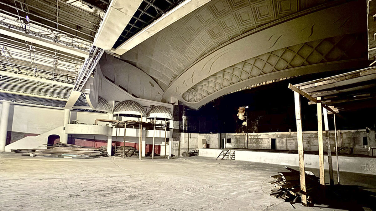 Edificio en Venta en Zona Centro
Descripción General:
• Uso Original: Este edificio fue anteriormente un cine y quedó en remodelación para convertirse en un Teatro de la Ciudad.
• Niveles de Construcción: Dos niveles amplios con múltiples espacios funcionales.
Venta USD $2,300,000 dlls