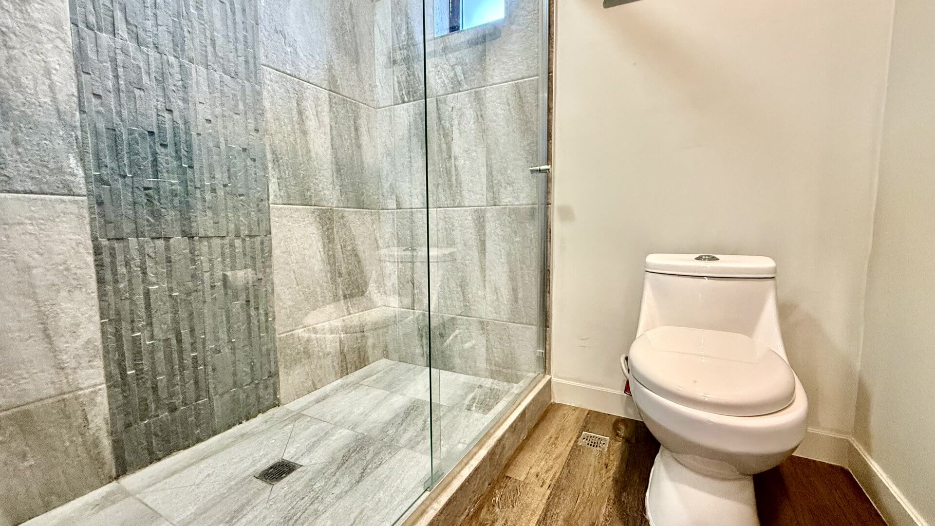 Vive en uno de los desarrollos más exclusivos de Tijuana, Juárez Residencial, un proyecto con solo 30 depas distribuidos en 11 niveles, que combina comodidad, diseño y ubicación privilegiada en una de las colonias más tradicionales de la ciudad