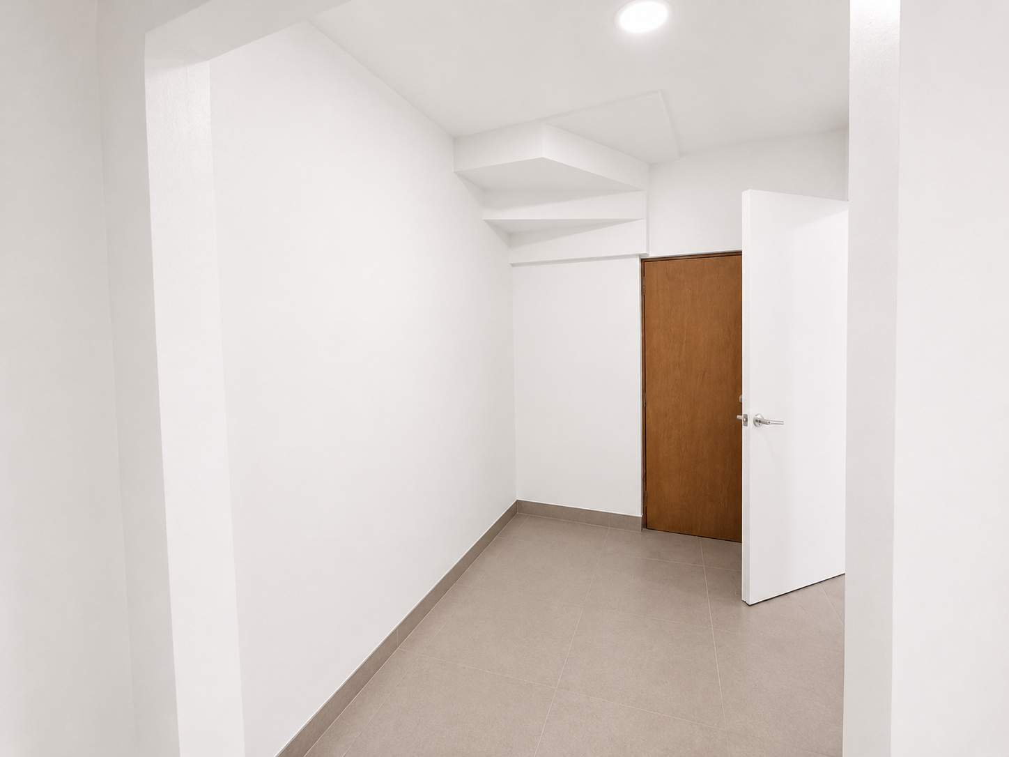 *PRECIO RENTA $40 K.
MANTENIMIENTO: $2,000.00

Descripción:
*CASA VERTICAL.
*SALA / ESTANCIA.
*COMEDOR.
*COCINA CON COCINA INTEGRAL.
*AREA DE LAVADO.
*4 RECAMARAS.
*3 ½ BAÑOS
*2 CAJONES DE ESTACIONAMIENTO.
*CUARTO DE SERVICIO.
*TERRAZA SEMI TECHADA.
*VIGILANCIA 24 HRS.
*CONSTRUCCIÓN 153 M².