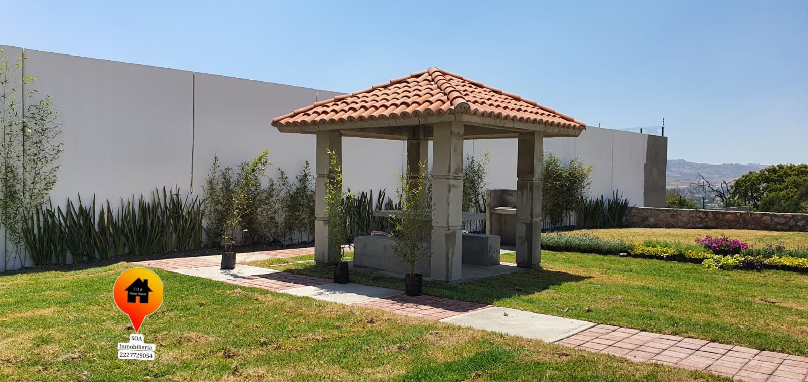 CARACTERISTICAS
-SALA COMEDOR
-2 RECAMARAS
-ESTUDIO.
-COCINA
-AREA DE LAVADO
-BAÑO COMPLETO.
-LUGAR PARA 1 AUTO
-CONSTRUCCION 73 M2
PRECIO: $ 1,300,000.00
SE RECIBEN CREDITOS INFONAVIT, FOVISSSTE, BANCARIO Y CONTADO
FRACCIONAMIENTO CERRADO CON CASETA DE VIGILANCIA,
ALBERCA TECHADA CLIMATIZADA, CASA CLUB, SALON DE USOS MULTIPLES
AREA DE JUEGOS INFANTILES, PALAPAS CON AZADOR.
INMEDIATO A ANILLO PERIFERICO ECOLOGICO, A UNOS MINUTOS DEL PARQUE
ESTATAL FLOR DEL BOSQUE Y CARRETERA FEDERAL TEHUACAN P