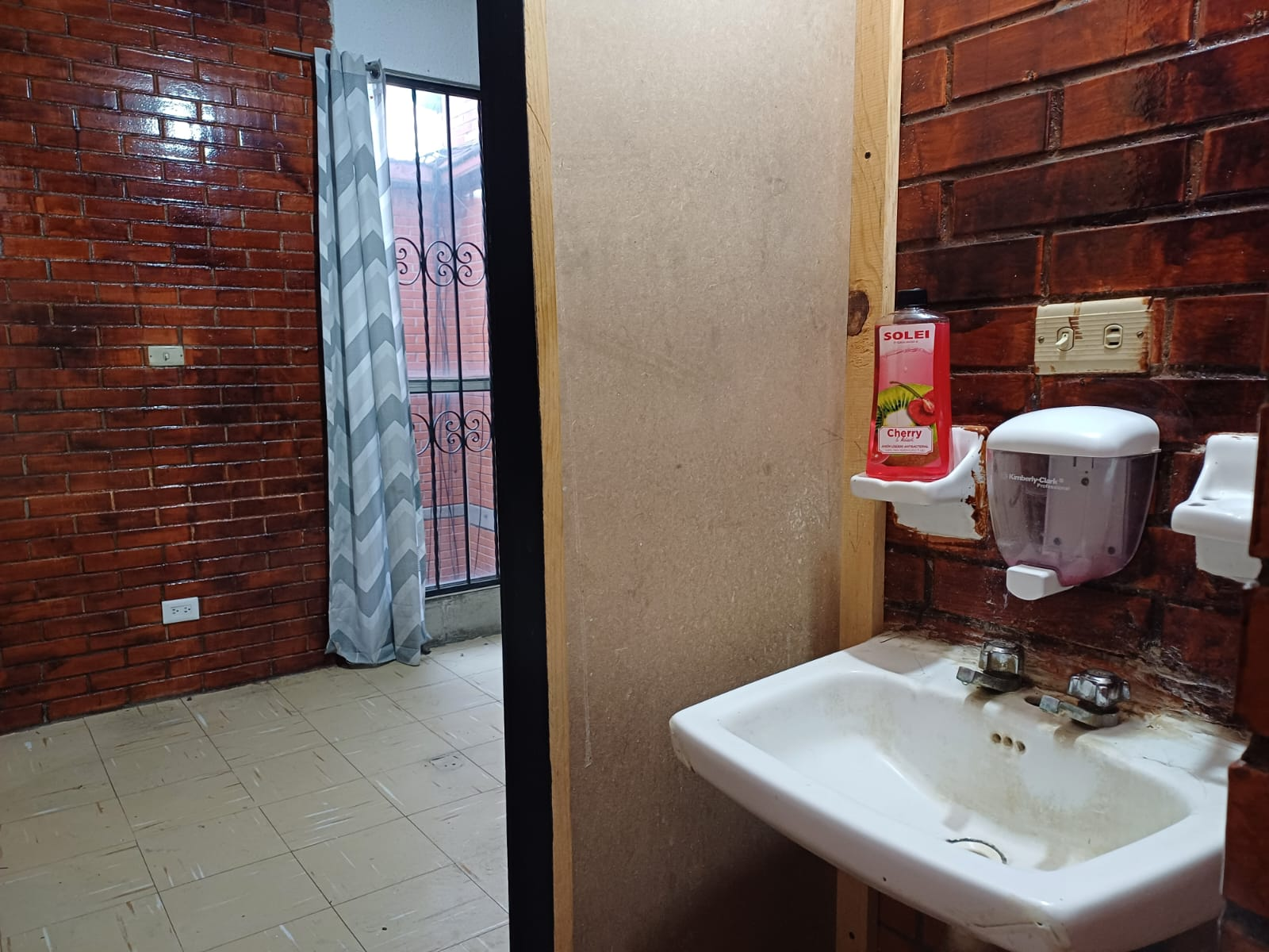 Departamento en venta, ubicado en alcaldia iztapala
caracteristicas
2 recamaras
1 baño
1 estacionamiento
ubicado en el 4to piso
cuenta con cisterna
Aceptamos credito Infonavit, Hipotecario y Recursos propios
Ubicado en avenida palmitas 30 citlalli, alcaldía iztapalapa, ciudad de méxico
a 10 min del metro santa martha
Agenda tu visita!! envia mensaje de whatsapp 55 7454 3480