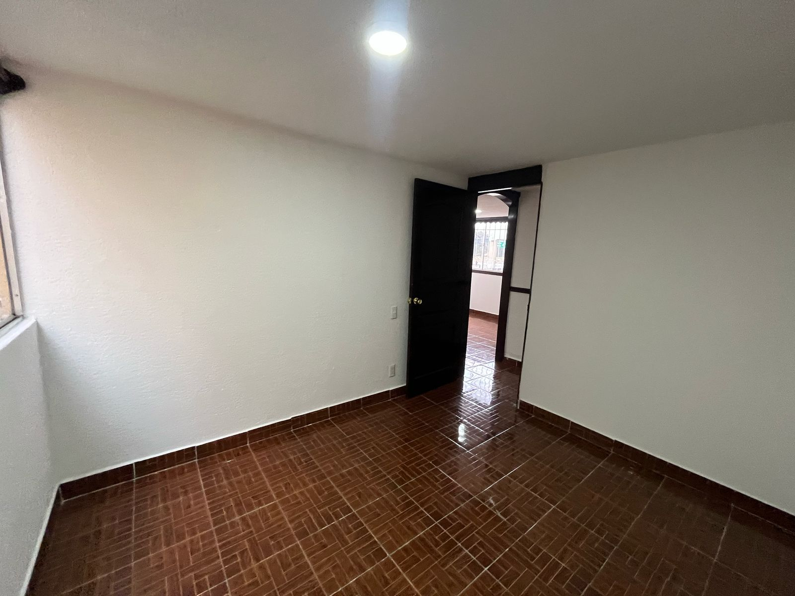 Madero!

📍 Ubicación: Calzada Vallejo 1268, Torre 5, Depto. 204, Col. Santa Rosa, CDMX
🏢 2º piso en edificio de 5 niveles, cuenta con dos recamaras y baño
🛠️ Remodelado y listo para habitar
🚿 Suministro de agua con cisterna y tinaco
🔥 Gas estacionario
💸 Precio con gastos notariales Infonavit: $1,636,000
💧 Mantenimiento mensual: $100
🚗 Sin cajón de estacionamiento

✅ Aceptamos crédito Infonavit, Hipotecari y recursos propios
📲 Contáctanos para más información y agenda tu cita sin comprom