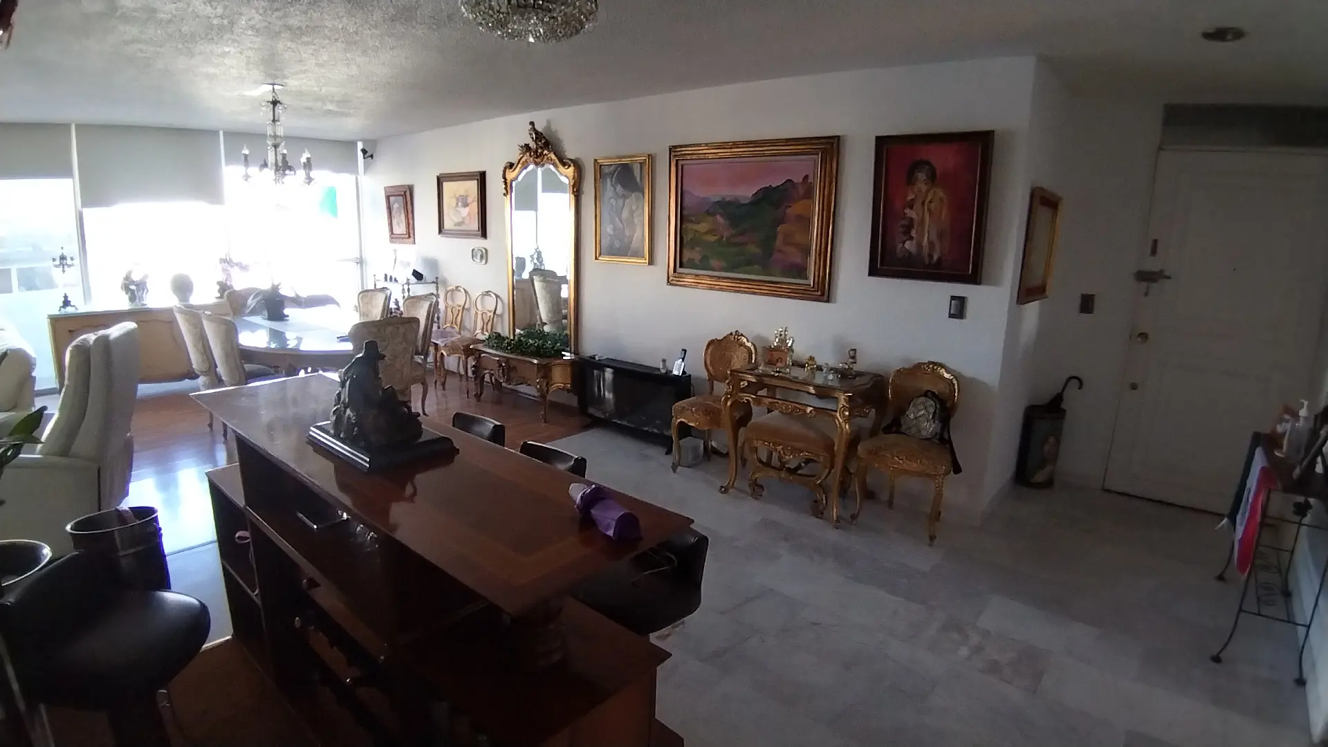 Excelente oportunidad en una de las mejores zonas de la CDMX.
¡Departamento en condominio en venta!
Precio a tratar: $5.8M
✅Descripción:
🔺152 m²
🔺 Antigüedad: 45 años.
🔺2 recámaras con opción a 3.
🔺Recámara principal con baño completo y vestidor.
🔺Sala
🔺Estancia
🔺Cocina
🔺📺Área de TV o estudio.
🔺2 baños completos.
🔺5° piso.
🔺Balcón.
🔺Cuarto de servicio con baño completo.
🔺Área de lavado.
🔺🚘🚘2 cajones de estacionamiento.
🔺🛂Seguridad 24 Hrs.
🔺2 elevadores.
⚠️Solo Trato Directo