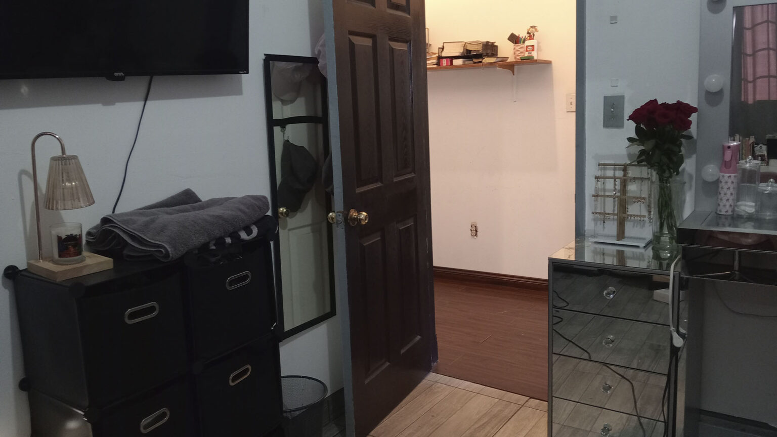 Casas en Venta en Colonia Obrera
Propiedad en venta con dos casas con una ubicación privilegiada, a una cuadra de Calimax del Rubí y el Libramiento Sur, con acceso rápido a principales vialidades.
Venta USD $360,000 dlls