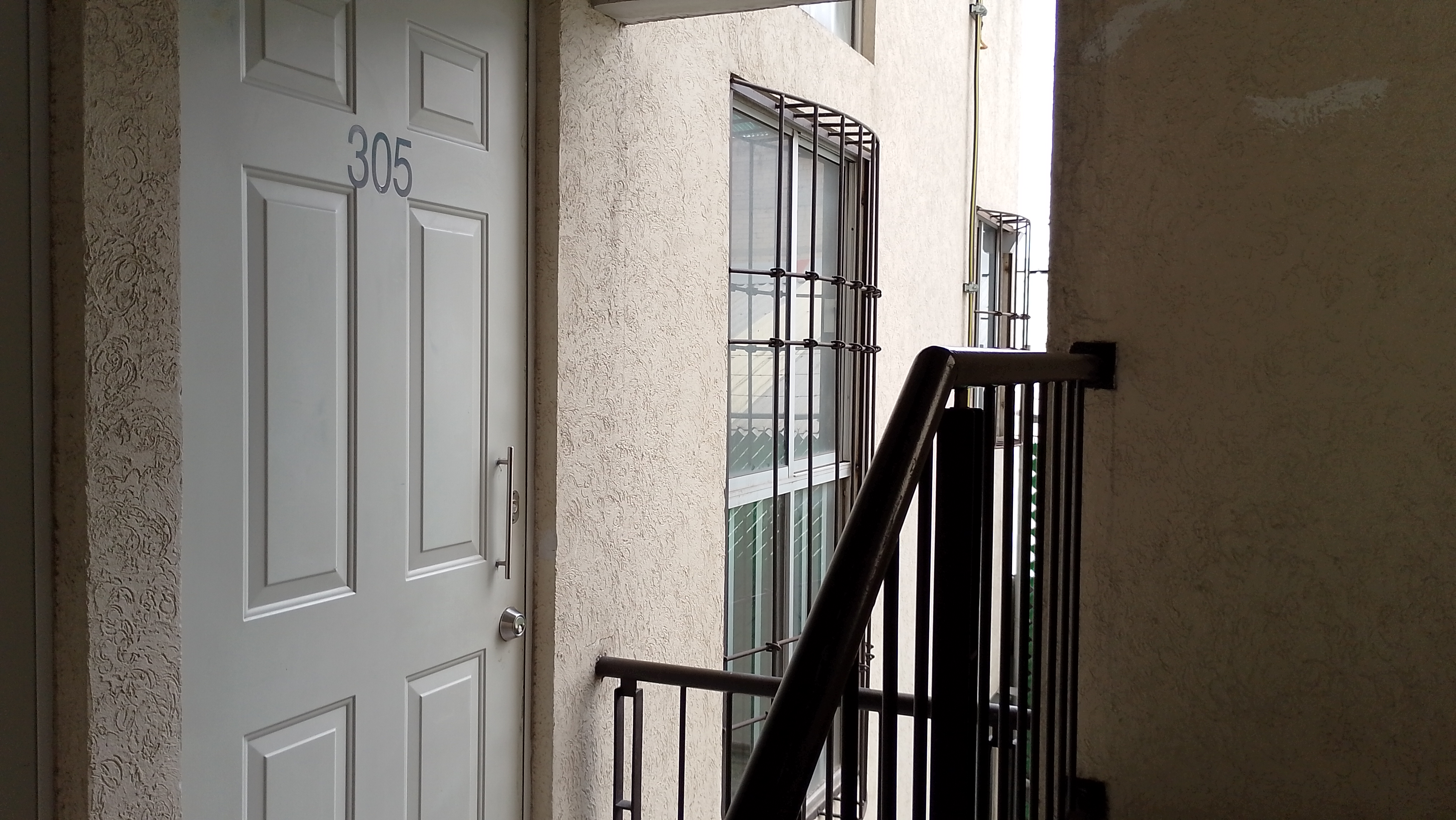 Departamento en venta en Colonia Valle Gomez, Alcaldia Cuauhtemoc, CDMX
Caracteristicas
42 mts2
2 Recamaras
1 Baño
Zona de lavannderia
Piso 3 cuenta con elevador
Ubicado a 5 min del metrobus Misterios
A unas cuadras del circuit interior y metro Valle Gomez
💸 Precio: $1,748,000
✅ No incluye gastos de escrituración
📲 ¿Te interesa? ¡Contáctanos por WhatsApp!
📞 55 7454 3480
👨💼 Lic. Ezequiel Sánchez
📅 ¡Agenda tu visita hoy!