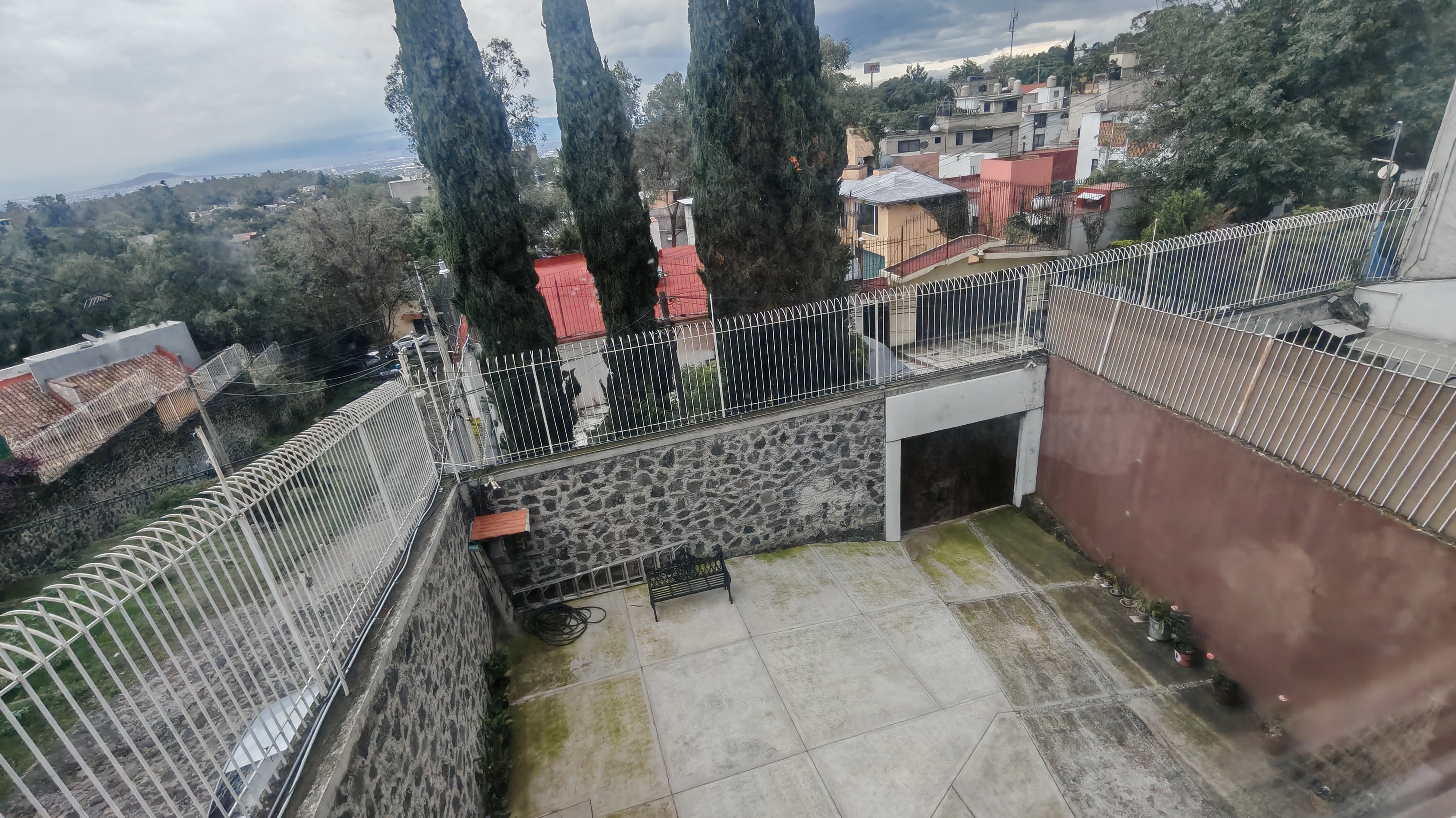 ¡Excelente Casa en Venta!🏬
Sucilá 231 casa 2, Jardines del Ajusco, Tlalpan, CDMX, 14200.
🟠Trato Directo.
🔺 PRECIO VENTA $7.550 M.
⚠️NO BROKERS NI INMOBILIARIAS.

🎯Descripción:
✅ CASA DE 3 PLANTAS.
✅️ SALA / ESTANCIA.
✅ COMEDOR.
✅ COCINA INTEGRAL.
✅ AREA DE LAVADO.
✅ 4 RECÁMARAS AMPLIAS.
✅ 3 BAÑOS COMPLETOS, 1 CON TINA.
✅ ESTACIONAMIENTO PARA 6 AUTOS
✅ PORTON ELECTRICO.
✅ TERRAZA.
✅ CONSTRUCCIÓN 320 M².
✅ TERRENO 280 M².
✅ ANITIGÜEDAD 20 AÑOS, REMODELADA HACE 4 AÑOS
✅ GAS LP.
✅ CUARTO DE SERV