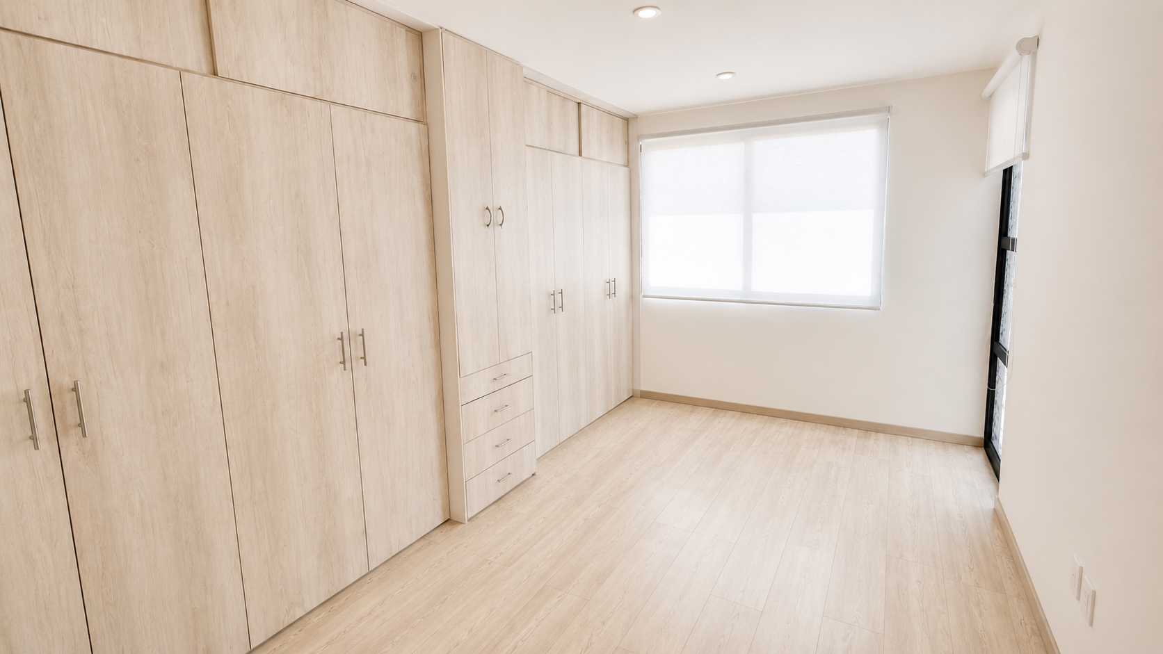 Trato Directo.
*PRECIO VENTA $9.500,000.00 MXN.
MANTENIMIENTO: $3,000.00
NO BROKERS NI INMOBILIARIAS.

Descripción General:
*4° PISO.
*SALA / ESTANCIA.
*COMEDOR.
*COCINA CON COCINA INTEGRAL.
*ÁREA DE LAVADO.
*4 RECÁMARAS.
*2 BAÑO COMPLETOS.
*2 CAJONES DE *ESTACIONAMIENTO.
*BODEGA.
*ROOF GARDEN PRIVADO.
*ELEVADOR.
*VIGILANCIA 24 HORAS.
*PORTON ELECTRÓNICO.
*ANTIGÜEDAD: SIETE AÑOS.
*CONSTRUCCIÓN 176 M².
A solo 5 minutos de Torre Mitikah y del centro comercial Plaza Universidad.
Avenidas Cercanas: Avenida Insurgentes Sur, Circuito Interior, División del Norte.
Se aceptan créditos Bancarios, Infonavit, Fovissste.