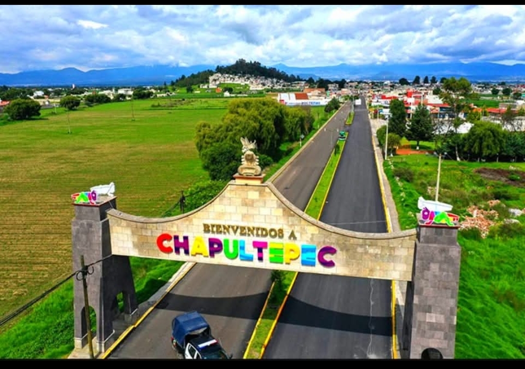 👋👋Oportunidad de inversión.👋👋
🚨🚨Lotes de Terreno en Chapultepec🚨🚨
🛑🛑🛑🛑VENTA, VENTA!!🛑🛑🛑🛑
En venta 2 lotes de terreno 170m2
A Solo 3 Cuadras del centro de Chapultepec.
12 minutos de Galerías Metepec y 30 minutos de Santa Fe.
Salidas rápidas a CDMX, Toluca y Metepec centro🚥🚦🚙🛵🏍️🛻
Cerca de centros comerciales y colegios de prestigio.🏪🏢🏤🏦🏡
Régimen: propiedad privada🏠
Superficie: 170m2
Frente: 10m
Fondo: 17m
Todos los servicios, drenaje, agua y luz
⚡💧🕳️