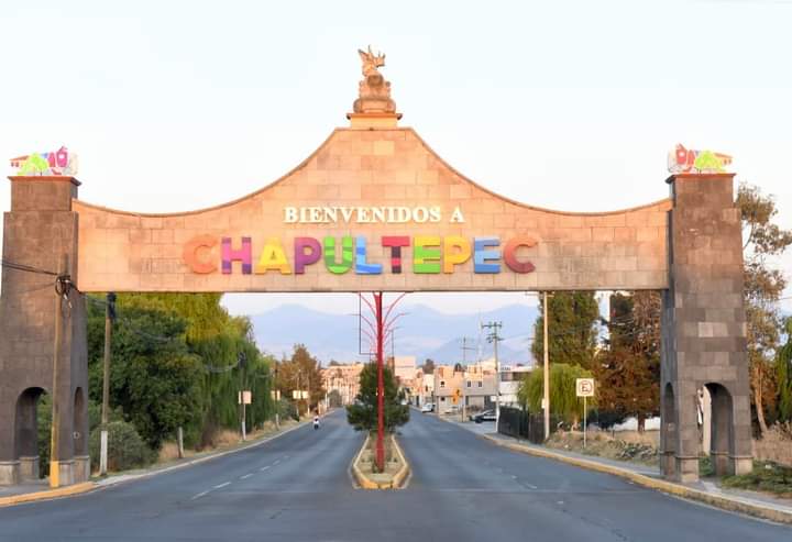 👋👋Oportunidad de inversión.👋👋

🚨🚨Lotes de Terreno en Chapultepec🚨🚨
🛑🛑🛑🛑VENTA, VENTA!!🛑🛑🛑🛑

En venta 2 lotes de terreno 170m2

A Solo 3 Cuadras del centro de Chapultepec.
12 minutos de Galerías Metepec y 30 minutos de Santa Fe.

Salidas rápidas a CDMX, Toluca y Metepec centro🚥🚦🚙🛵🏍️🛻
Cerca de centros comerciales y colegios de prestigio.🏪🏢🏤🏦🏡

Régimen: propiedad privada🏠

Superficie: 170m2
Frente: 10m
Fondo: 17m

Todos los servicios, drenaje, agua y luz
⚡💧🕳️