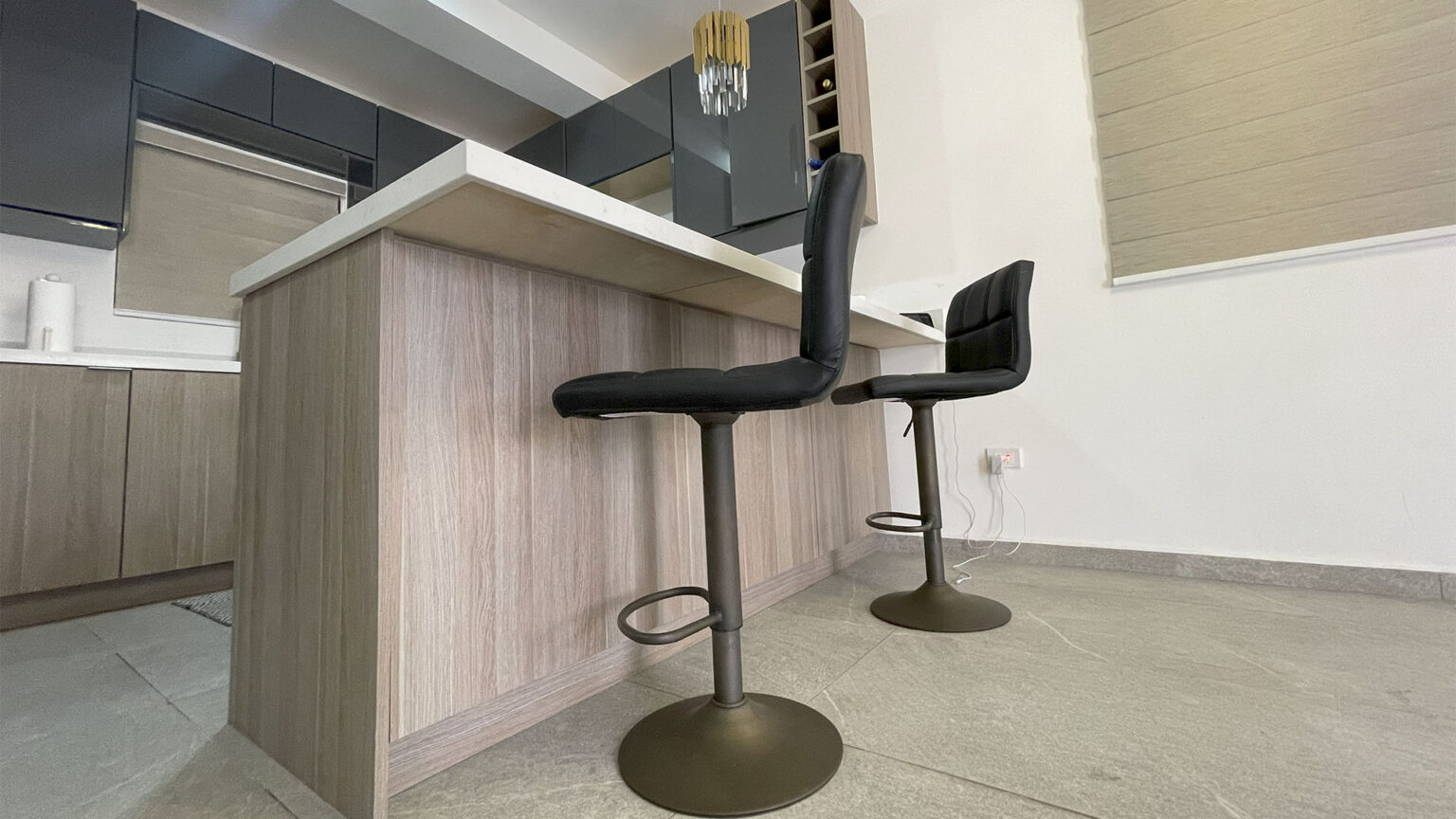 Casa en Renta en La Joya Santa Fe
Vive en una residencia equipada de lujo dentro de un fraccionamiento con acceso controlado y seguridad. Disfruta de espacios amplios, acabados modernos y comodidad en cada rincón. Una casa con acabados de primera y amenidades que garantizan confort y seguridad. Contáctanos para más información o para agendar una cita.