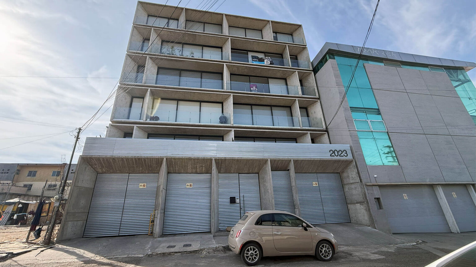 Departamento en Renta en Colonia Marrón

Disfruta de la comodidad y excelente ubicación de este departamento, a solo 10 minutos de la línea internacional de San Ysidro. Su diseño moderno y funcional lo convierte en una opción ideal para quienes buscan confort y accesibilidad.

Renta USD $1,950 dlls por mes