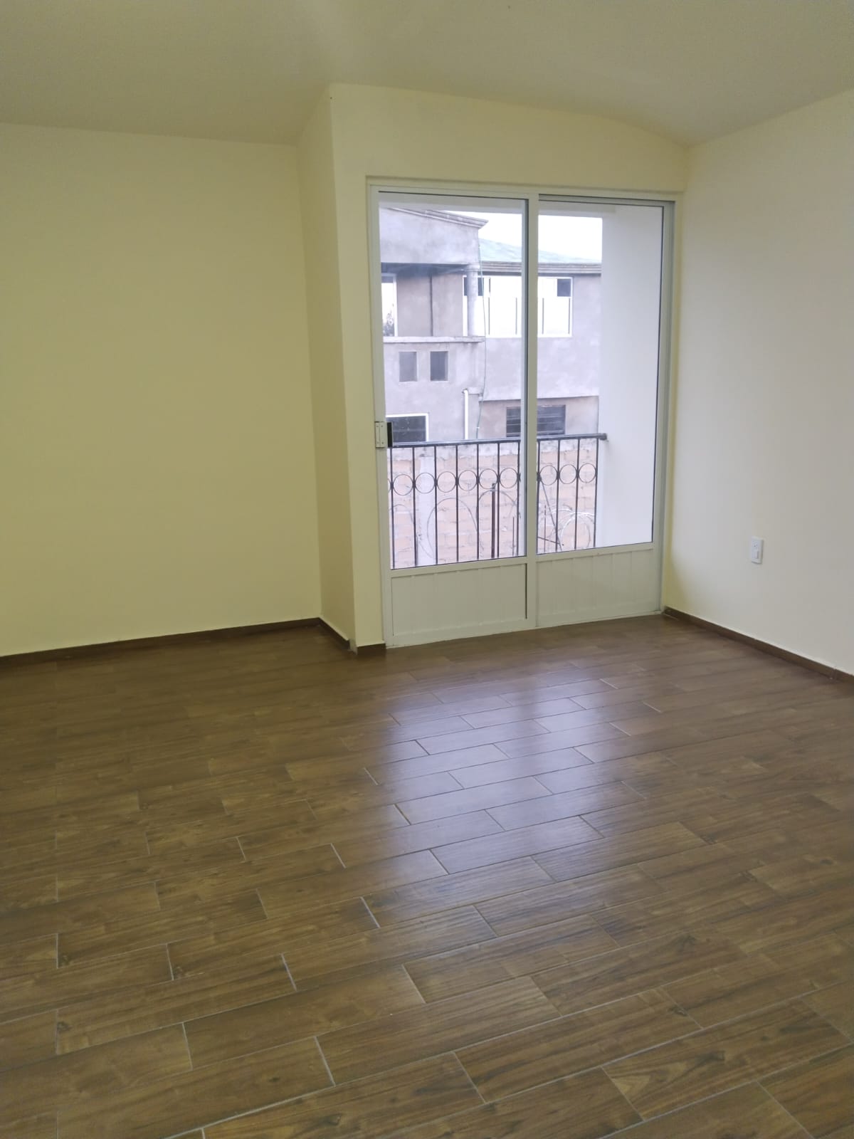 🛑🛑¿Estás en busca de casa?🛑🛑
Está es la opción ideal para ti y tu familia!!👍👌
🔴🏠 Entrega inmediata🏠 🔴
✋Casa SOLA en San Bartolomé Tlaltelulco, Metepec, México
✋A solo 10 minutos de galerías Metepec
🏫cerca de colegios y universidades de prestigio
✋salida rápida a la ciudad de México🚦🚗🛻🚥🛵
SOLO RECURSOS PROPIOS!!
Propiedad privada lista para escriturar
🟥🟥CARACTERÍSTICAS GENERALES:🟥🟥
✅Sala comedor corridos de amplio espacio📺📻🎙️🎮
✅Cocina equipada🔪🥄🍴☕