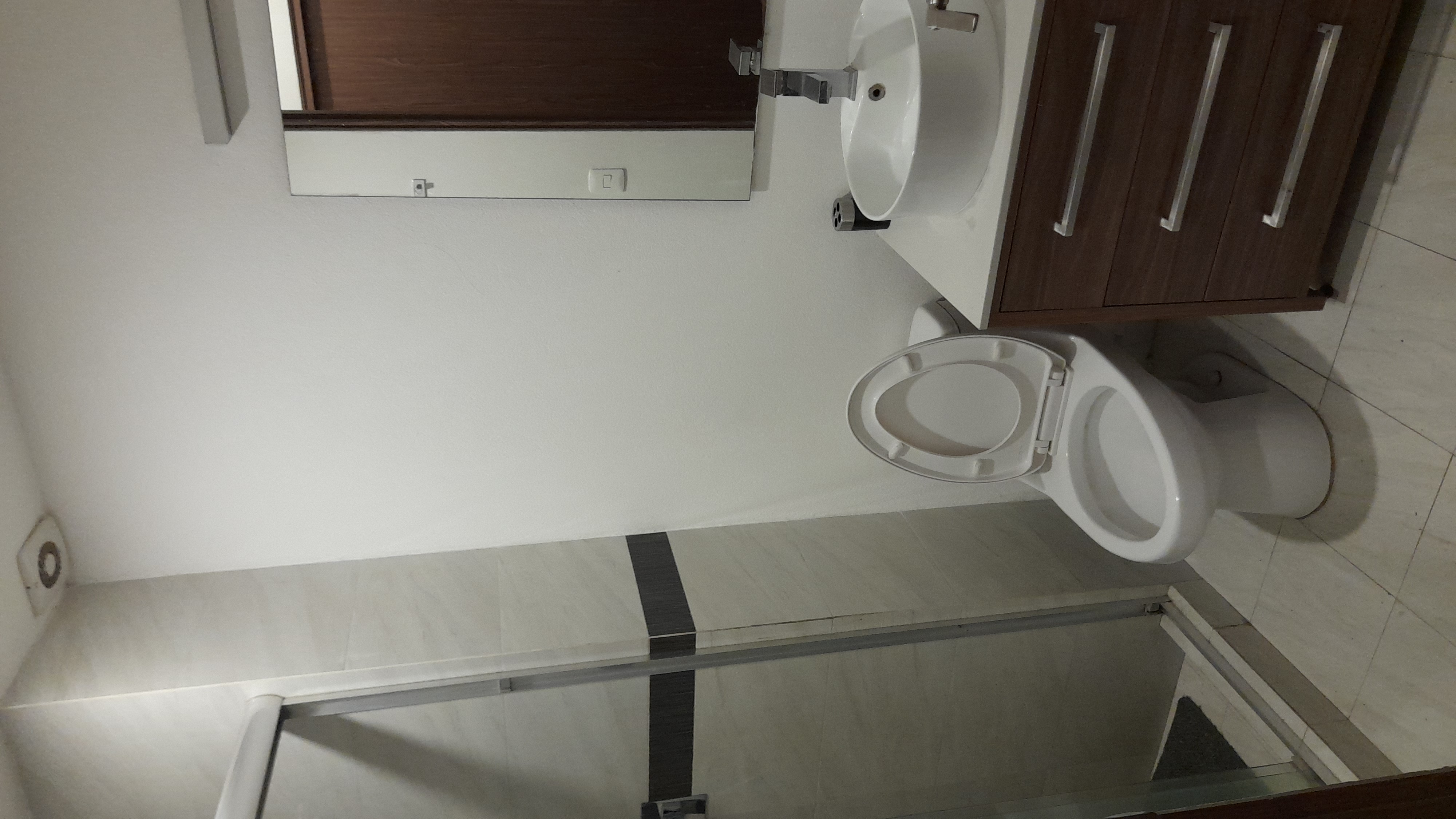 Garden House de 96 m2
Sala comedor cocina
2 recamaras 2 baños completos
Cuarto de lavado
24 m2 de Patio y sala de tv con pérgola
1 estacionamiento independiente
Gimnasio y área de juegos infantiles en el edificio
Requisitos
Solicitud de arrendamiento (se corroboraran datos)
1 mes de renta
1 mes de depòsito
Comprobante de ingresos
1 referencia personal 1 referencia familiar
Fiador con bien raíz o firma de pagares
Visitas 24 hrs de antelaciòn