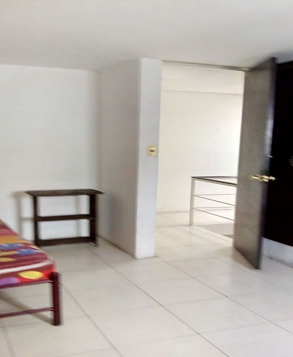 Propiedad en venta, colonia Las Palmas zona Plaza Crystal.
Excelente para inversionistas.
A unos pasos de Plaza Crystal
407 m2 de construcción
152 m2 de terreno
Cuenta con 21 departamentos cada uno con baño completo.
Cocina de uso común.
Cámaras de vigilancia.
Cerca de universidades,
Centros laborales, plazas comerciales.
Bien comunicado.