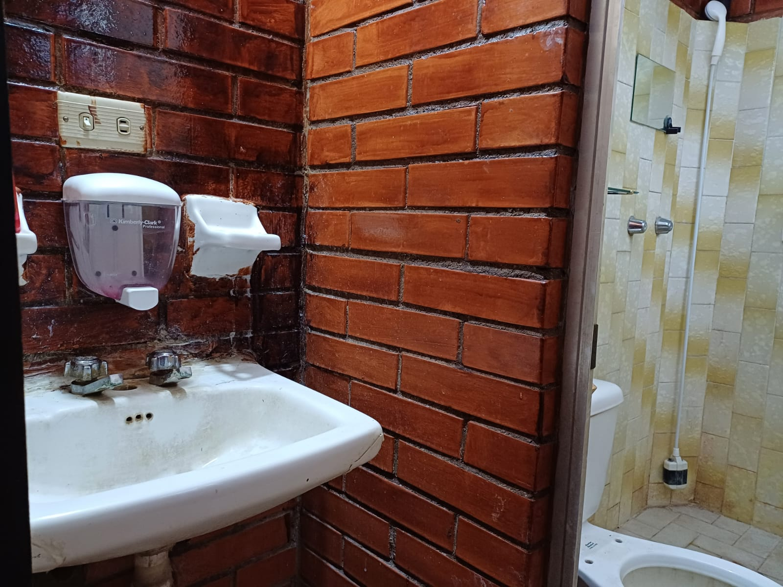 Departamento en venta, ubicado en alcaldia iztapala
caracteristicas
2 recamaras
1 baño
1 estacionamiento
ubicado en el 4to piso
cuenta con cisterna
Aceptamos credito Infonavit, Hipotecario y Recursos propios
Ubicado en avenida palmitas 30 citlalli, alcaldía iztapalapa, ciudad de méxico
a 10 min del metro santa martha
Agenda tu visita!! envia mensaje de whatsapp 55 7454 3480