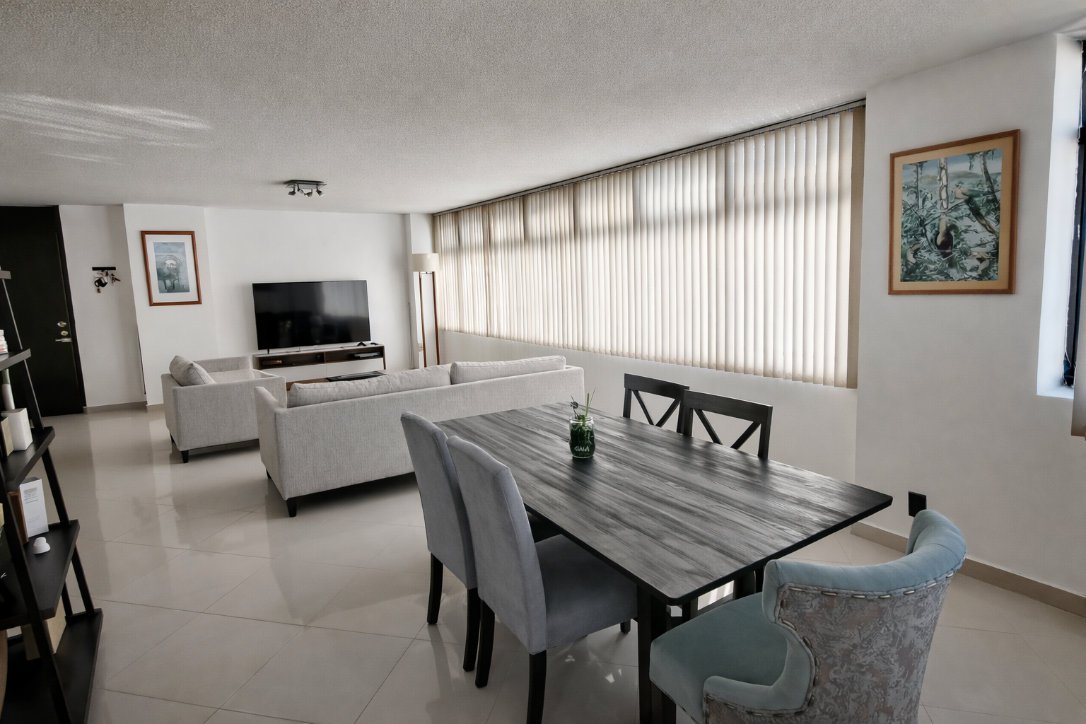 ¡Excelente departamento en Venta!
Nueva York 120, Nápoles, BJ. 03810, CDMX.
Trato Directo.
Precio de VENTA $8,275,000

Descripción:
Departamento en condominio en 4° piso.
Exterior.
Superficie de 146.28 m².
Sala / estancia.
Comedor.
Cocina integral.
Área de lavado.
3 recámaras con clósets.
2 baños completos.
Walking Clóset.
Estacionamiento para 2 autos.
Portón eléctrico.
Antigüedad 45 años.
Gas LP.
Cuarto de servicio con baño completo 
2 Elevadores.
Vigilancia.