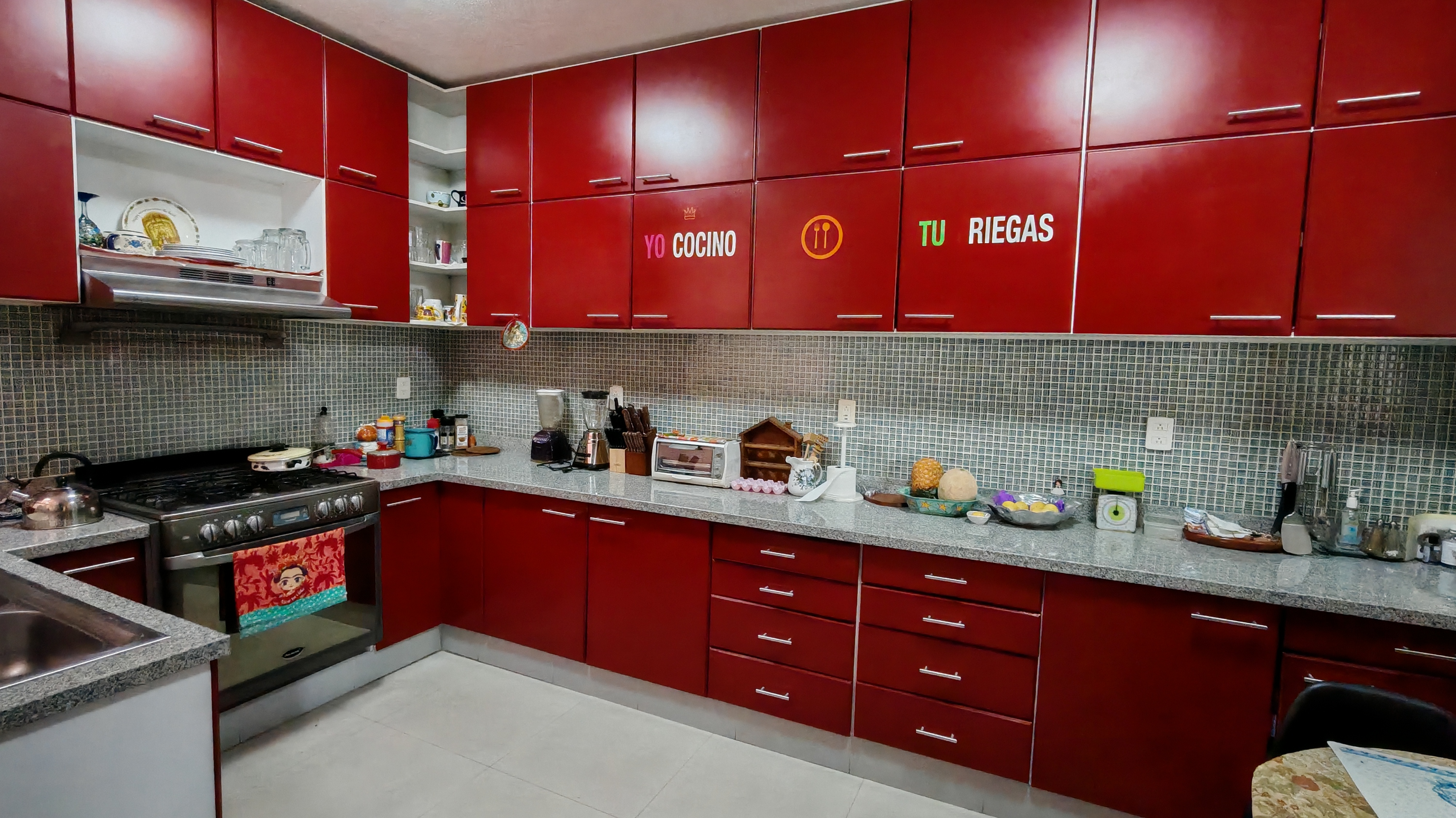 ¡Excelente Casa en Venta!🏬
Sucilá 231 casa 2, Jardines del Ajusco, Tlalpan, CDMX, 14200.
🟠Trato Directo.
🔺 PRECIO VENTA $7.550 M.
⚠️NO BROKERS NI INMOBILIARIAS.

🎯Descripción:
✅ CASA DE 3 PLANTAS.
✅️ SALA / ESTANCIA.
✅ COMEDOR.
✅ COCINA INTEGRAL.
✅ AREA DE LAVADO.
✅ 4 RECÁMARAS AMPLIAS.
✅ 3 BAÑOS COMPLETOS, 1 CON TINA.
✅ ESTACIONAMIENTO PARA 6 AUTOS
✅ PORTON ELECTRICO.
✅ TERRAZA.
✅ CONSTRUCCIÓN 320 M².
✅ TERRENO 280 M².
✅ ANITIGÜEDAD 20 AÑOS, REMODELADA HACE 4 AÑOS
✅ GAS LP.
✅ CUARTO DE SERV