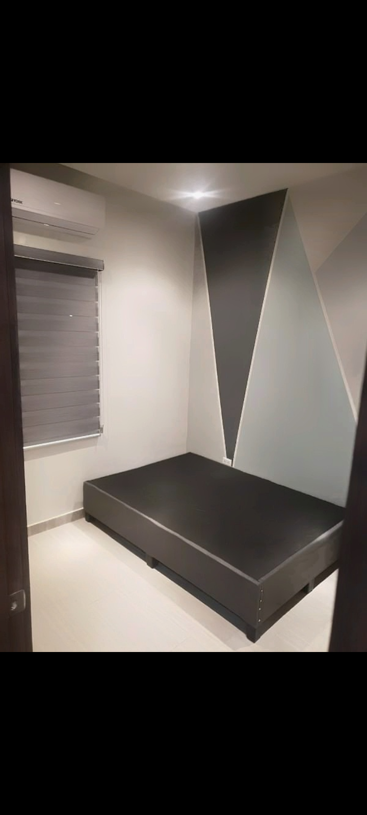 Se renta departamento en área médica UANL Facultad medicina/Hospital Universitario) cuenta con estacionamiento, servicios básicos e internet.
Se ubica muy cerca de la estación del metro hospital y tiene fácil acceso a avenidas principales.
5000 x mes + depósito