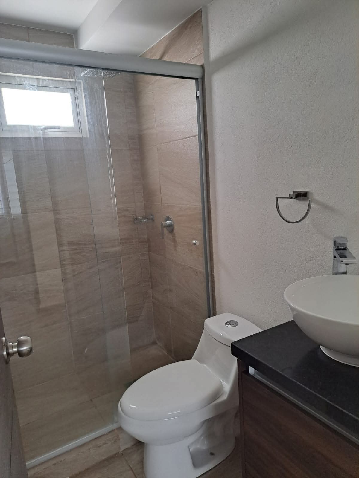 Precio: $12,800.00
Descripción:
2 recámaras con closet
Sala / Comedor
2 baños completos
Cocina integral
Cuarto de lavado
En planta baja
Vigilancia 24 hrs
1 cajón de estacionamiento
Mantenimiento incluido.
Superficie 72 m².
Gas Natural.
Whatsapp: 55-5101-9772
contactomedranobr@gmail.com