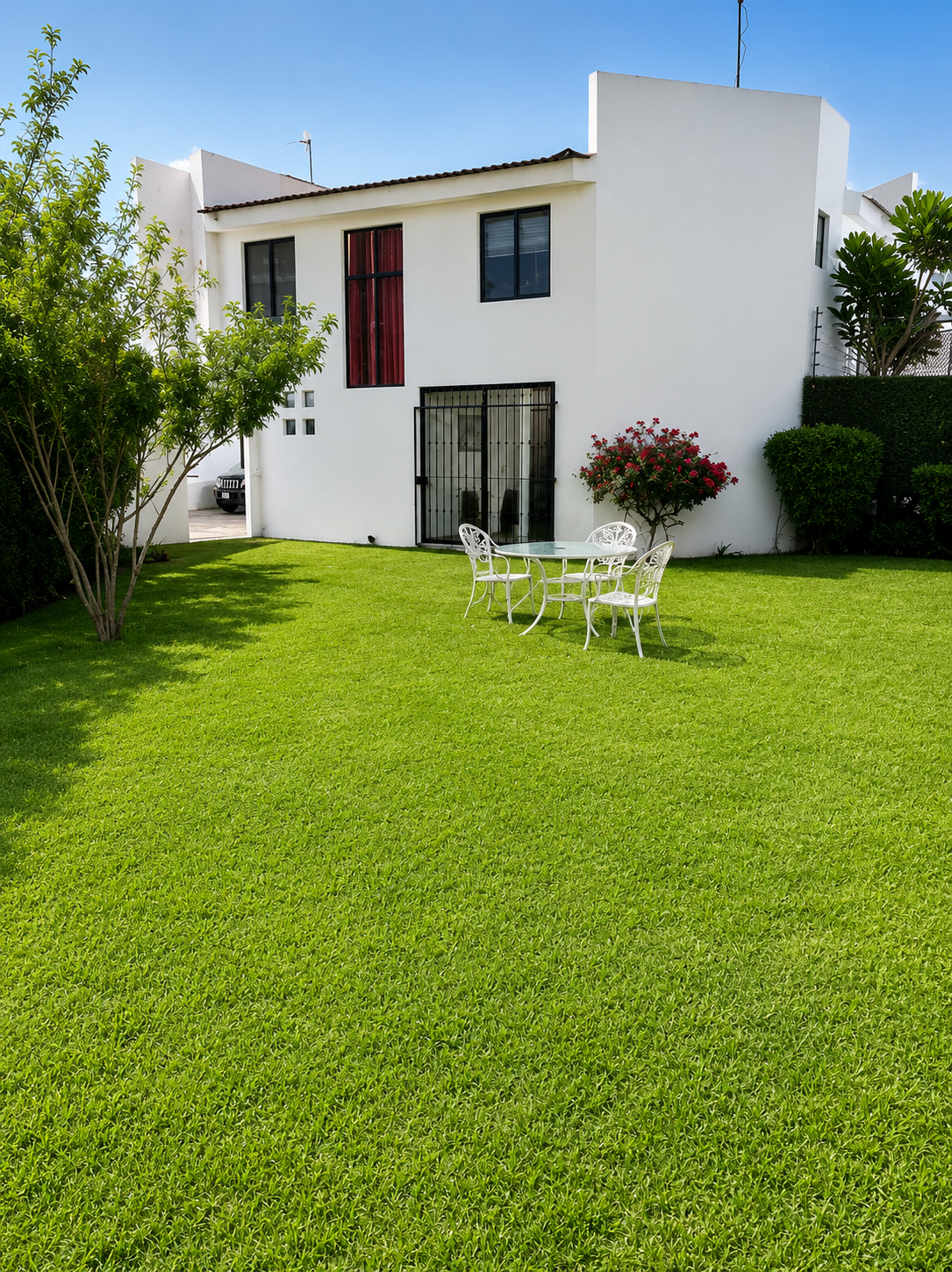 ¡Excelente oportunidad!  
Casa en Venta
Privada de Altepemilpa 18 colonia San Pedro Martir Tlalpan C.P 14650 
Trato Directo.
Precio de VENTA $14 M.
Descripción:
CASA DE 2 NIVELES.
SALA / ESTANCIA, ÁREA DE TV O ESTUDIO. 
COMEDOR.
COCINA INTEGRAL.
ÁREA DE LAVADO.
3 RECAMARAS, LA PRINCIPAL CON WALKING CLOSET. 
3 ½ BAÑOS COMPLETOS, 1 CON JACUZZI. 
ESTACIONAMIENTO PARA 5 AUTOS.
CUARTO DE SERVICIO.
TERRAZA. 
CONSTRUCCIÓN 440 M².
TERRENO 614 M².
ANTIGÜEDAD 20 AÑOS.
GAS LP, CISTERNA DE 25K. LITROS.
ACABADOS DE MADERA.
ELEGANCIA Y CONFORT.
¡Solicita información en este momento y agenda tu visita!