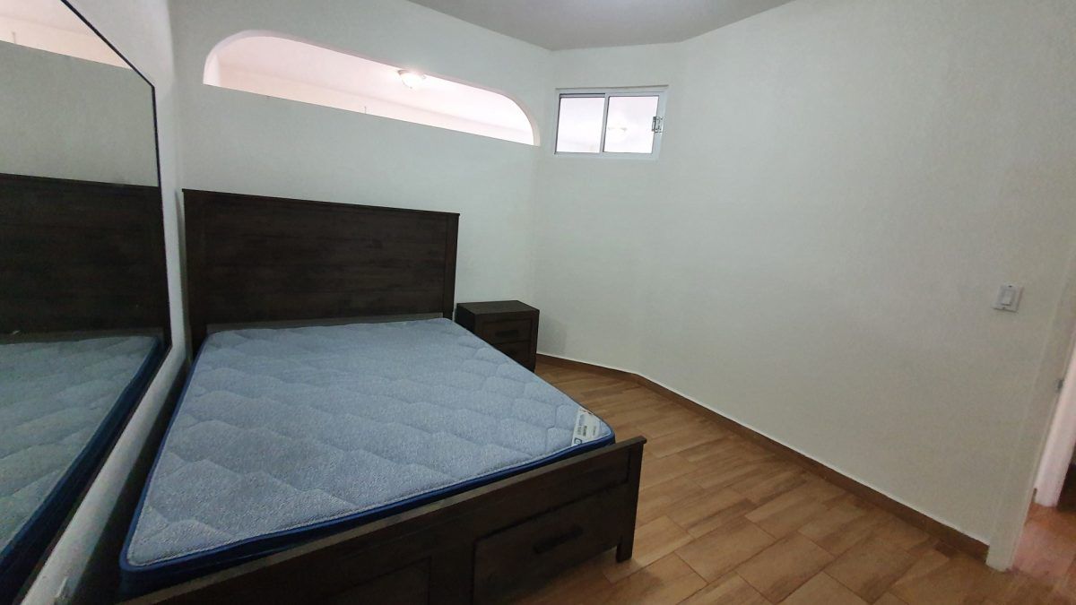 ¡Renta tu nuevo hogar! Departamento semiamueblado en Otay, a solo 2 minutos de la Garita
Disfruta de una cómoda ubicación y un estilo de vida práctico en este departamento semiamueblado en el fraccionamiento Garita de Otay, Tijuana.
Este departamento te ofrece:
• Ubicación estratégica a solo 2 minutos de la Garita de Otay
• Ideal para personas que trabajan en Estados Unidos o en la zona industrial de Tijuana
• Semiamueblado con refrigerador, estufa, cama y sofá
Renta: USD $700 por mes