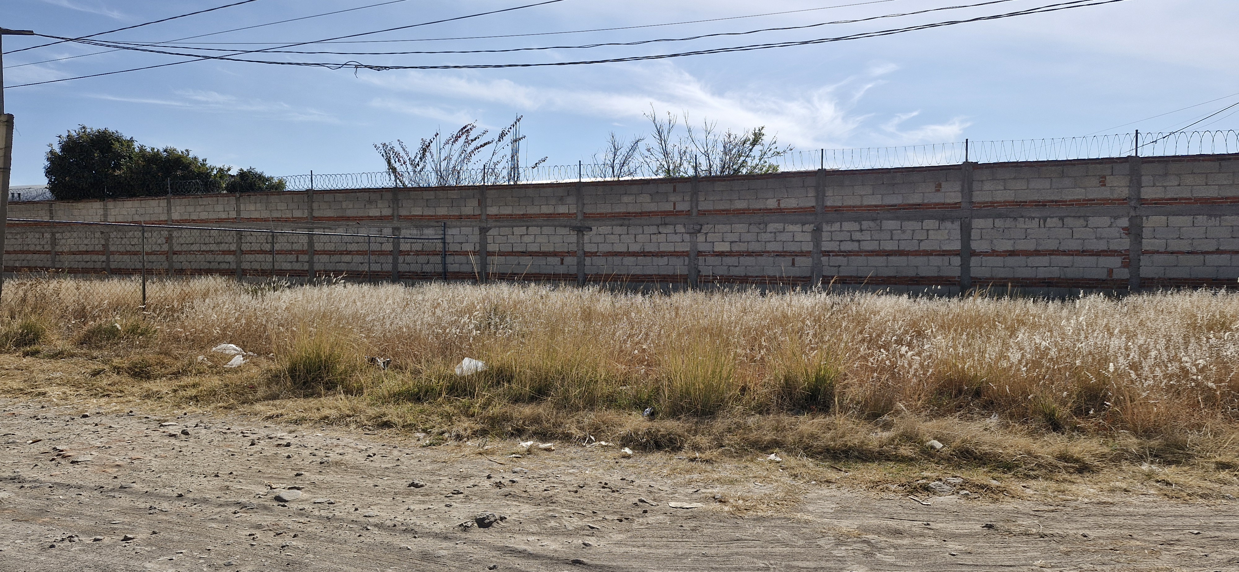 Vendo terreno de 152 m2
En colonia Agrícola Ignacio Zaragoza zona Covadonga a 50 metros de la Federal Puebla- Tlaxcala
Excelentes vías de comunicación, cerca de centros de trabajo, a 15 minutos de Capu
A unos metros de Federal Puebla- Tlaxcala
Cerca de zona comercial, deportiva y laboral.
13.5 m2 de frente
11.3 m2 de fondo
Total 152 m2