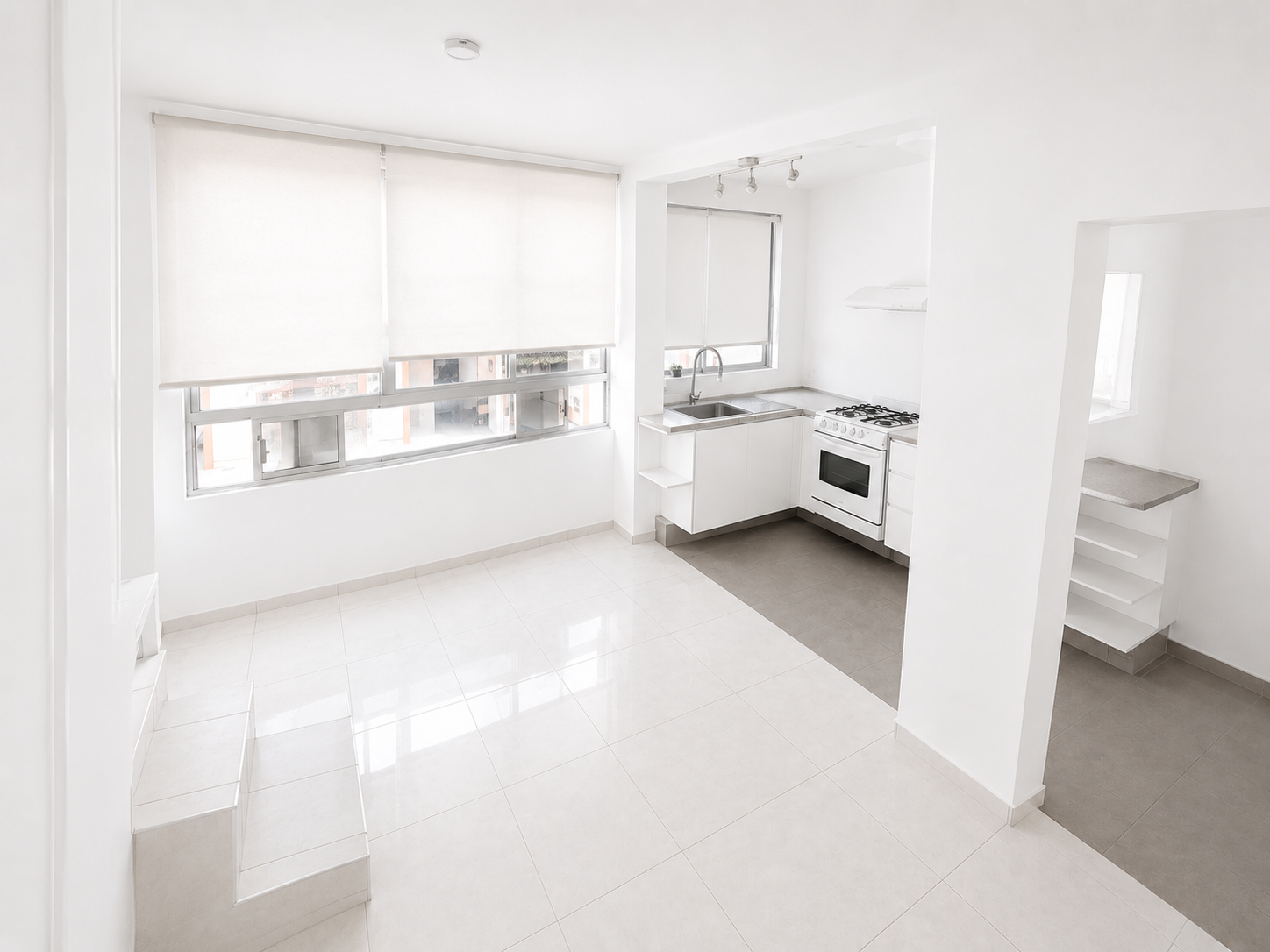 *PRECIO RENTA $40 K.
MANTENIMIENTO: $2,000.00

Descripción:
*CASA VERTICAL.
*SALA / ESTANCIA.
*COMEDOR.
*COCINA CON COCINA INTEGRAL.
*AREA DE LAVADO.
*4 RECAMARAS.
*3 ½ BAÑOS
*2 CAJONES DE ESTACIONAMIENTO.
*CUARTO DE SERVICIO.
*TERRAZA SEMI TECHADA.
*VIGILANCIA 24 HRS.
*CONSTRUCCIÓN 153 M².