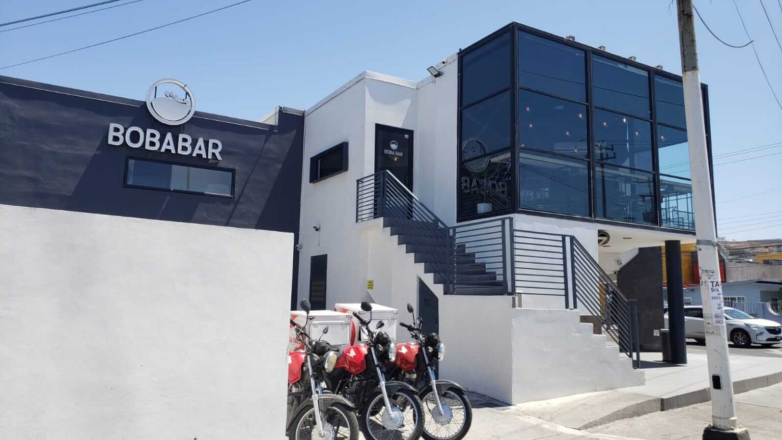 Traspaso de Boba Bar Tijuana

Adquiere un negocio establecido con una ubicación privilegiada en el Blvd. de Las Américas, a espaldas del Colegio Instituto México. Bobabar Tijuana es una opción ideal para emprendedores interesados en un modelo de negocio probado y rentable. Con infraestructura de primera y una base de clientes fidelizados, este traspaso representa una excelente oportunidad de inversión.

Traspaso USD $115,000 dlls