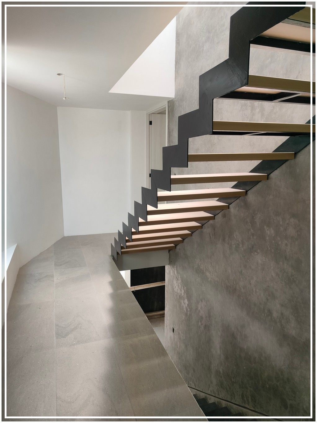 Vendo Residencia Nueva de Arquitectura única En Puebla
$3,200,000
Estrena esta hermosa residencia de diseño arquitectónico único, que desde su facha refleja la singularidad y belleza que solo una propiedad así te entrega, aparte de su imponente diseño, también maximiza espacios que harán que tu familia disfrute cada uno de ellos, maximizando tu inversión en esta excelente propiedad.
Se encuentra en fraccionamiento Residencial cerrado con vigilancia privada, cerca del periférico ecológico, en