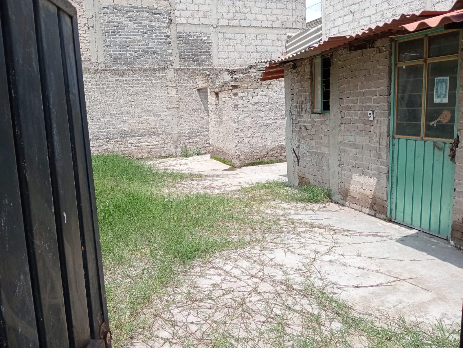 Venta de Terreno en Venta de Carpio!!!

Excelente precio de Remate!!!

Ubicación: Venta de Carpio, Ecatepec Edo de México a 5 minutos de la central de abastos
Superficie: 90 m2

Características:

Venta de terrenos en Venta de Carpio son dos terrenos cada uno de 90 m2 aproximadamente, cada uno cuenta con escrituras y el trato es directamente con el dueño!

Se pide $480,000 de cada terreno, escrituración inmediata, único dueño y se aceptan únicamente recursos propios

Contáctanos hoy mismo para agendar cita y conocer el inmueble!!!