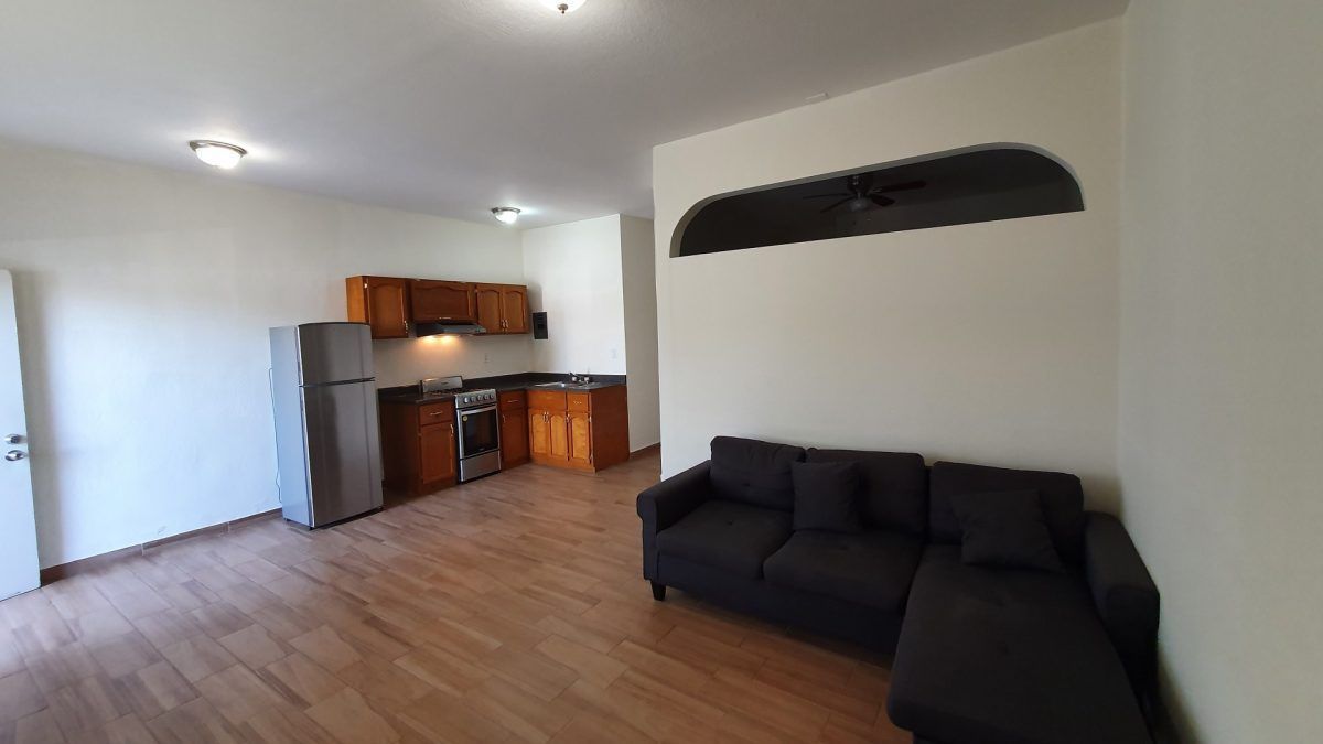 ¡Renta tu nuevo hogar! Departamento semiamueblado en Otay, a solo 2 minutos de la Garita
Disfruta de una cómoda ubicación y un estilo de vida práctico en este departamento semiamueblado en el fraccionamiento Garita de Otay, Tijuana.
Este departamento te ofrece:
• Ubicación estratégica a solo 2 minutos de la Garita de Otay
• Ideal para personas que trabajan en Estados Unidos o en la zona industrial de Tijuana
• Semiamueblado con refrigerador, estufa, cama y sofá
Renta: USD $700 por mes