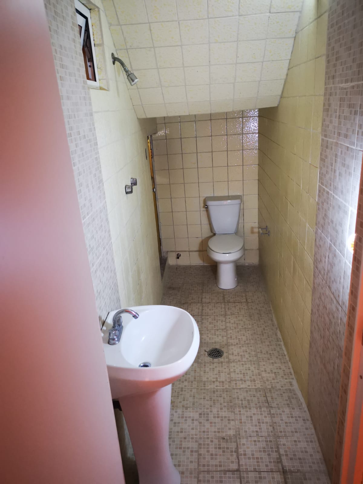 Hermoso departamento dos recamaras para una familia pequeña en la colonia Reforma Social, alcaldía Miguel Hidalgo, cuenta con dos recamaras una con con closet, 1 baño, sala, comedor y cocina amplia, está muy cerca de parques, centros comerciales, transporte público, a 5 minutos del Periférico y avenida de las Palmas. Requisitos, firma de contrato por un año, 1 mes de renta y 1 mes de depósito, fiador, no se aceptan mascotas, pago de póliza jurídica, informes Azucena Ruiz 55 39 88 7210 whatsapp