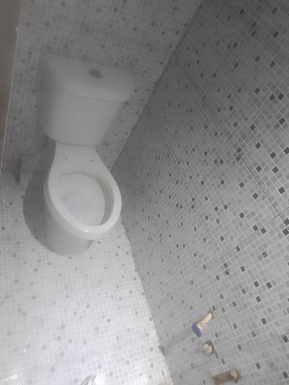Se renta cuarto para 1 persona, en excelente ubicación cerca del Centro Comercial Paseo La Fe, estación de la ecovía De la Zanja, Av. Miguel Alemán, Av. Acapulco, aeropuerto. Cuenta con lavandería techada, donde lavar la ropa, colgar la ropa y también lavadora ($60 pesos x carga). Ideal para estudiantes y para trabajadores y gente foránea.
La renta es de $3,500 al mes más $200 pesos de servicios.