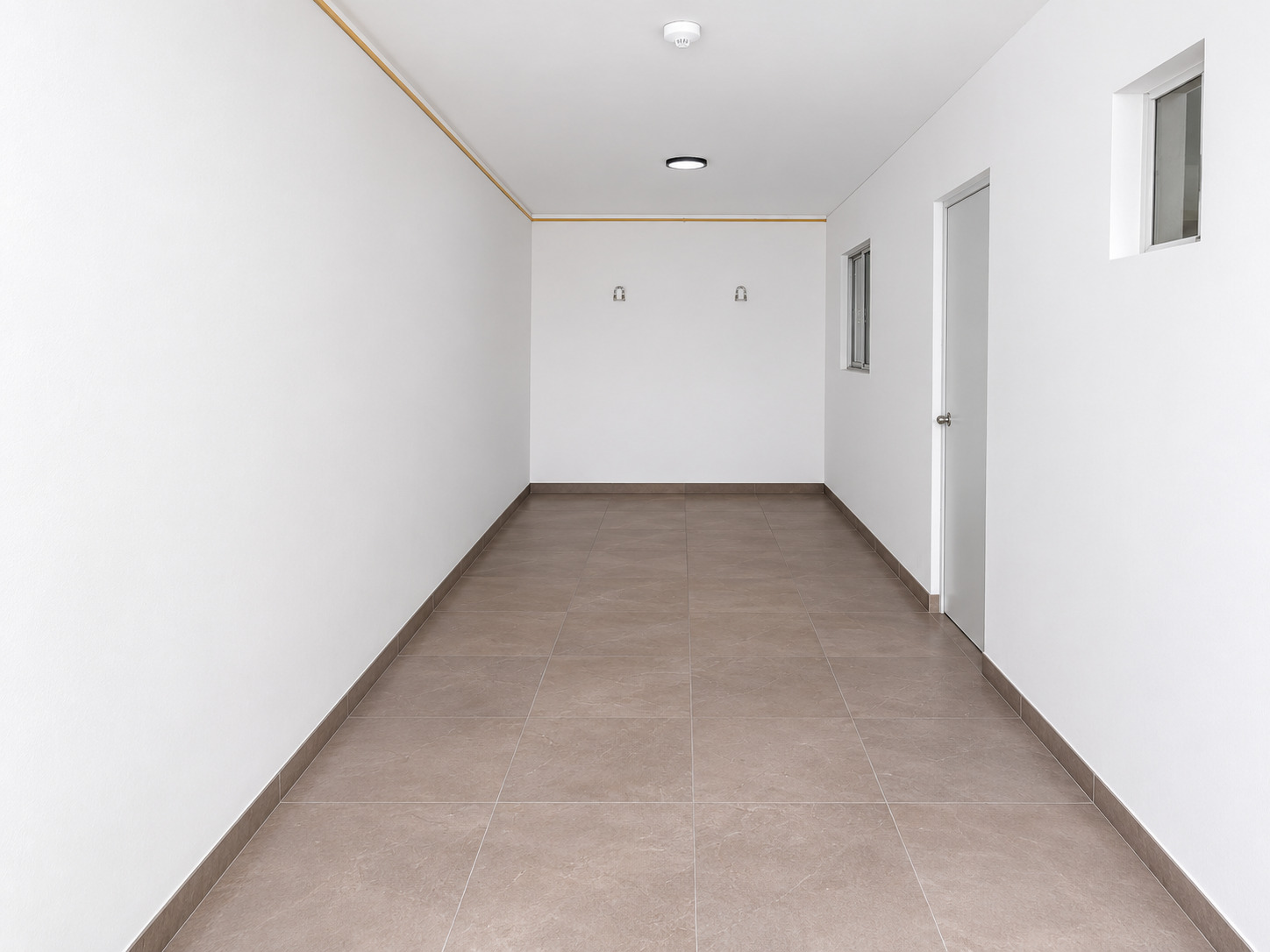 *PRECIO RENTA $40 K.
MANTENIMIENTO: $2,000.00

Descripción:
*CASA VERTICAL.
*SALA / ESTANCIA.
*COMEDOR.
*COCINA CON COCINA INTEGRAL.
*AREA DE LAVADO.
*4 RECAMARAS.
*3 ½ BAÑOS
*2 CAJONES DE ESTACIONAMIENTO.
*CUARTO DE SERVICIO.
*TERRAZA SEMI TECHADA.
*VIGILANCIA 24 HRS.
*CONSTRUCCIÓN 153 M².