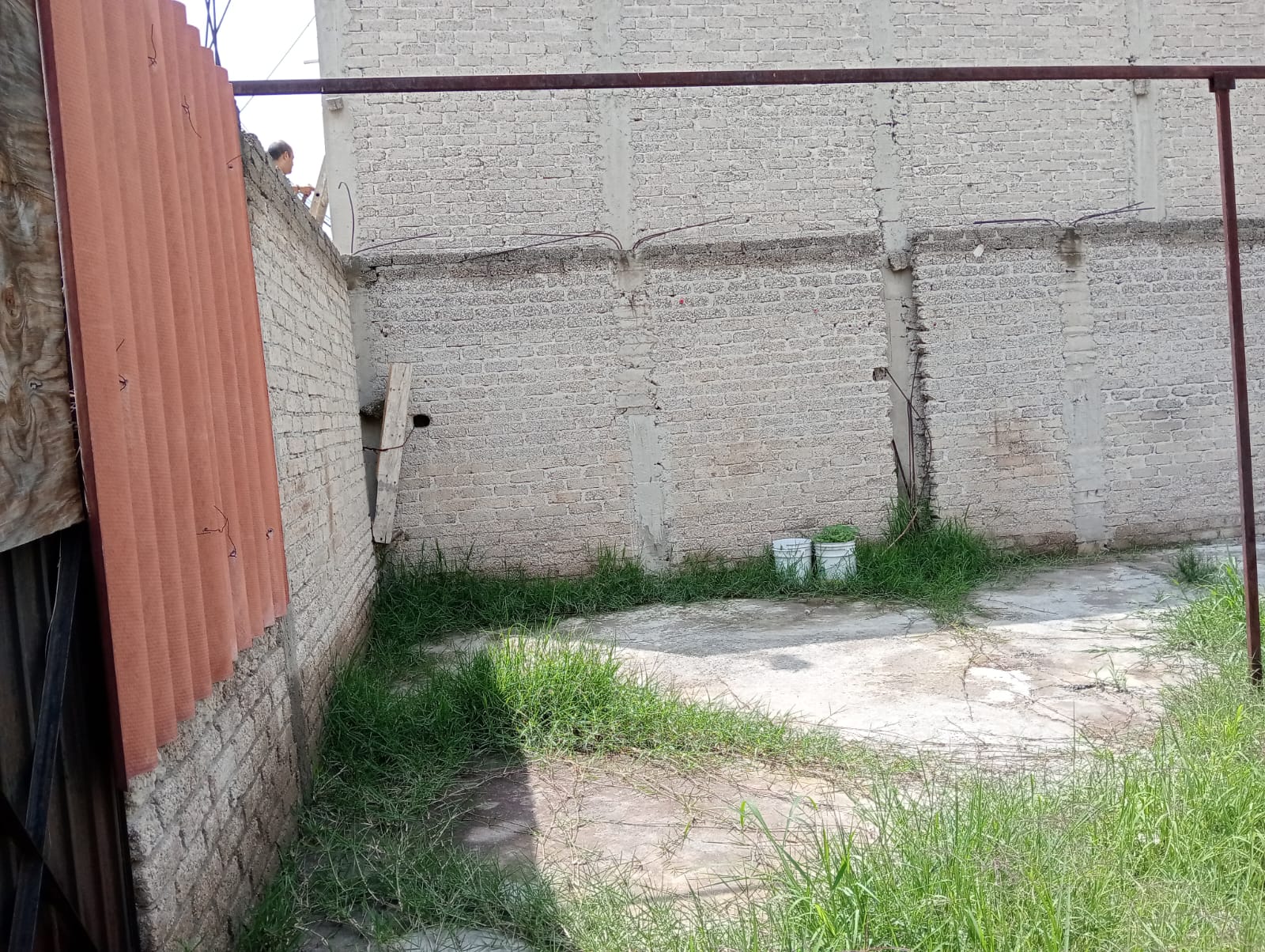 Venta de Terreno en Venta de Carpio!!!

Excelente precio de Remate!!!

Ubicación: Venta de Carpio, Ecatepec Edo de México a 5 minutos de la central de abastos
Superficie: 90 m2

Características:

Venta de terrenos en Venta de Carpio son dos terrenos cada uno de 90 m2 aproximadamente, cada uno cuenta con escrituras y el trato es directamente con el dueño!

Se pide $480,000 de cada terreno, escrituración inmediata, único dueño y se aceptan únicamente recursos propios

Contáctanos hoy mismo para agendar cita y conocer el inmueble!!!