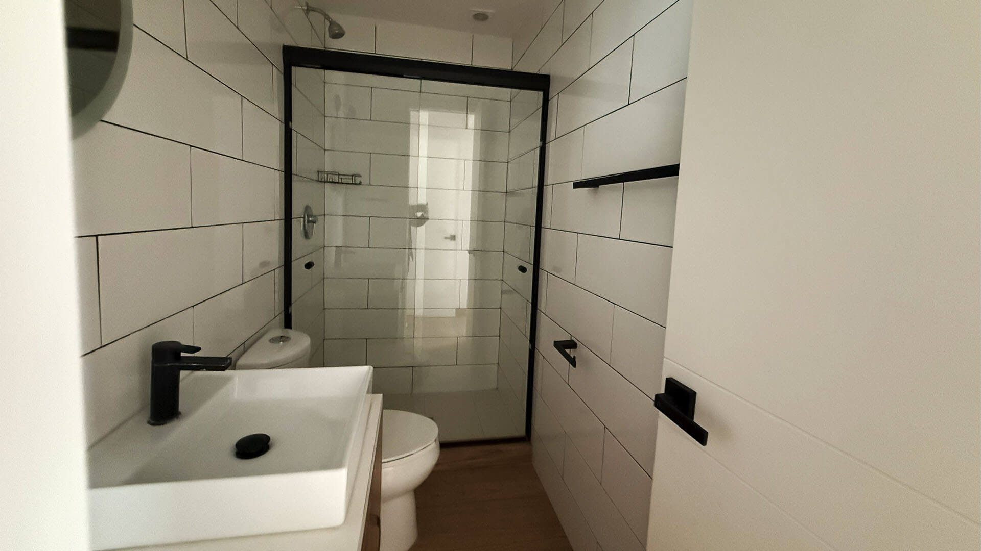 Departamento en Renta en Colonia Marrón
Disfruta de la comodidad y excelente ubicación de este departamento, a solo 10 minutos de la línea internacional de San Ysidro. Su diseño moderno y funcional lo convierte en una opción ideal para quienes buscan confort y accesibilidad.
Renta USD $1,950 dlls por mes