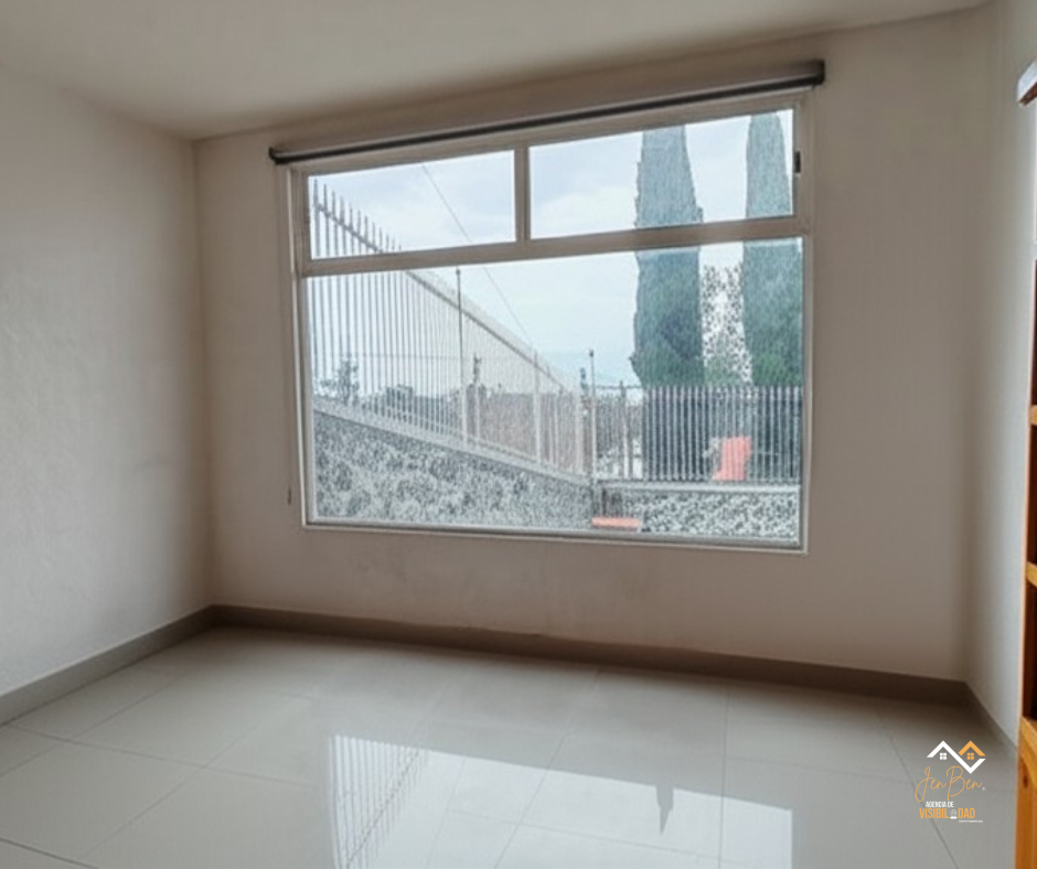 ¡Excelente Casa en Venta!🏬
En Jardines del Ajusco, Tlalpan, CDMX, 14200.
🟠Trato Directo.
🔺 PRECIO VENTA $7.400 M.
⚠️NO BROKERS NI INMOBILIARIAS.
🎯Descripción:
✅ CASA DE 3 PLANTAS.
✅️ SALA / ESTANCIA.
✅ COMEDOR.
✅ COCINA INTEGRAL.
✅ AREA DE LAVADO.
✅ 4 RECÁMARAS AMPLIAS.
✅ 3 BAÑOS COMPLETOS, 1 CON TINA.
✅ ESTACIONAMIENTO PARA 6 AUTOS
✅ PORTON ELECTRICO.
✅ TERRAZA.
✅ CONSTRUCCIÓN 320 M².
✅ TERRENO 280 M².
✅ ANITIGÜEDAD 20 AÑOS, REMODELADA HACE 4 AÑOS
✅ GAS LP.
✅ CUARTO DE SERVICIO CON BAÑO COMPLETO.
✅ BODEGA.
✅ JARDIN EXTERIOR.
✅ CALLE CERRADA.
✅ USO MIXTO IDEAL PARA OFICINAS.
Solicita información en este momento.
📱Whatsapp: 55-3130-8211
📩 sucila231tlalpan@gmail.com