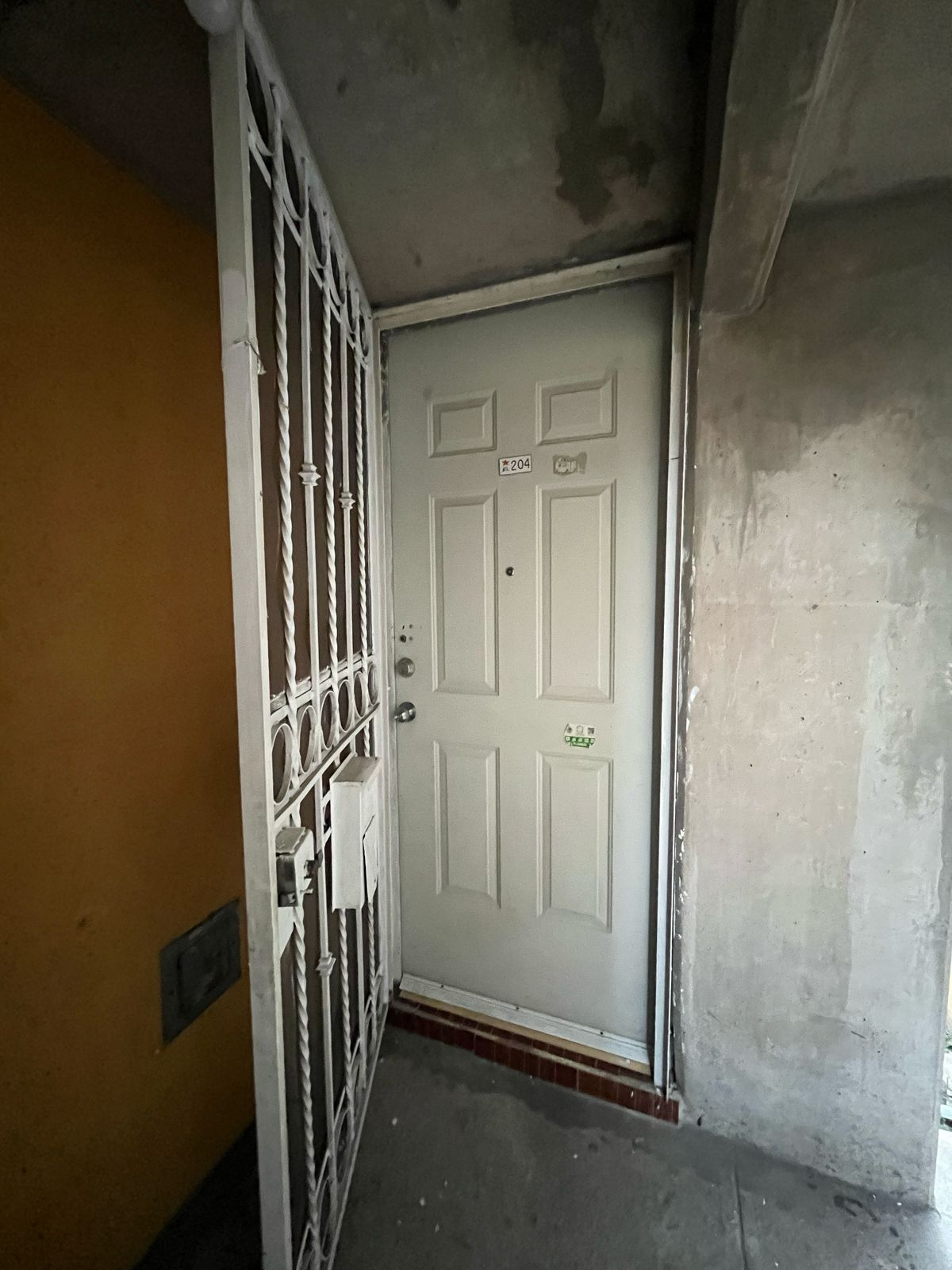 Madero!

📍 Ubicación: Calzada Vallejo 1268, Torre 5, Depto. 204, Col. Santa Rosa, CDMX
🏢 2º piso en edificio de 5 niveles, cuenta con dos recamaras y baño
🛠️ Remodelado y listo para habitar
🚿 Suministro de agua con cisterna y tinaco
🔥 Gas estacionario
💸 Precio con gastos notariales Infonavit: $1,636,000
💧 Mantenimiento mensual: $100
🚗 Sin cajón de estacionamiento

✅ Aceptamos crédito Infonavit, Hipotecari y recursos propios
📲 Contáctanos para más información y agenda tu cita sin comprom